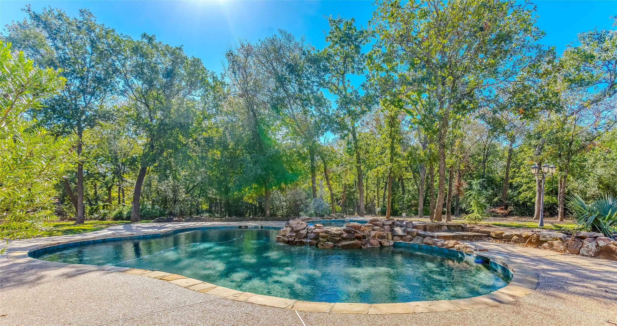 2902 River Bend Trail