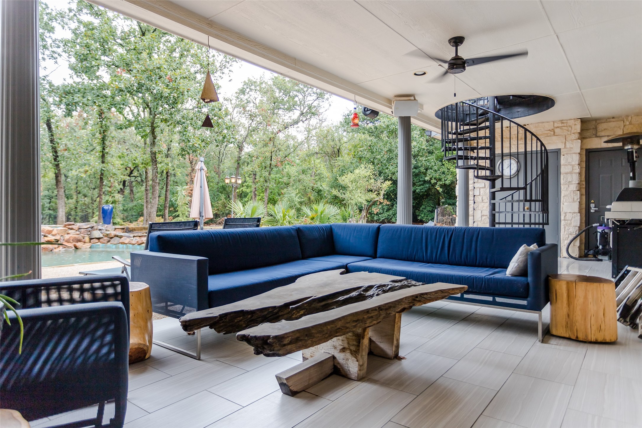 2902 River Bend Trail