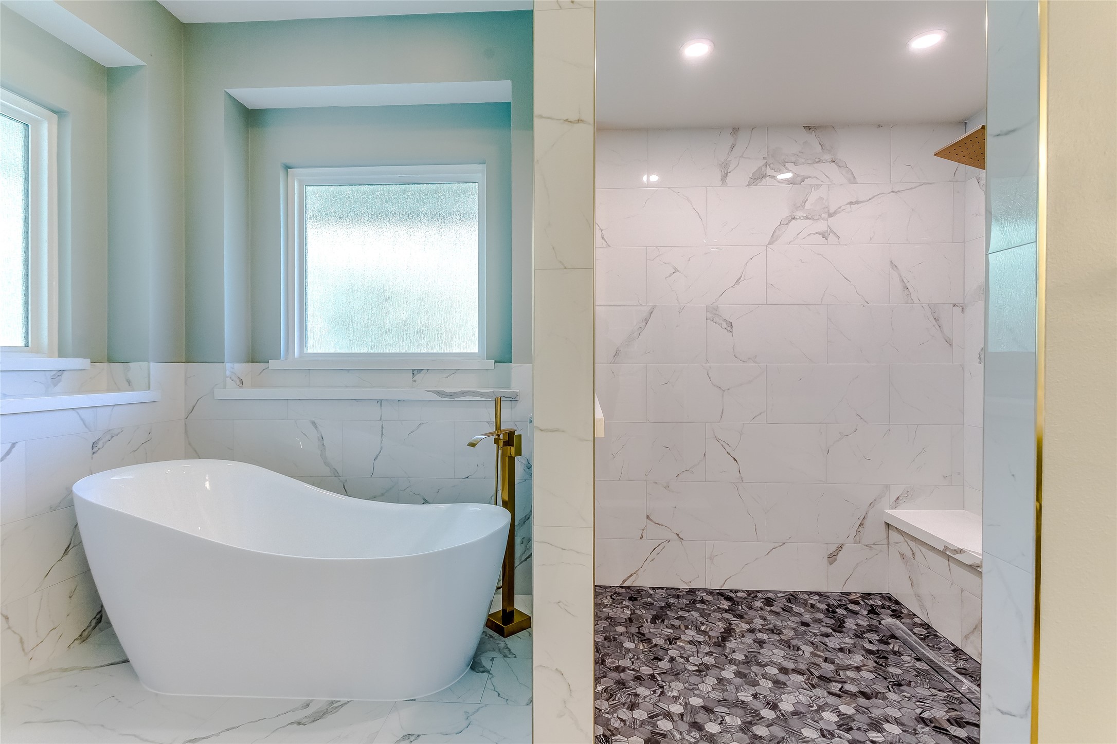 2902 River Bend Trail