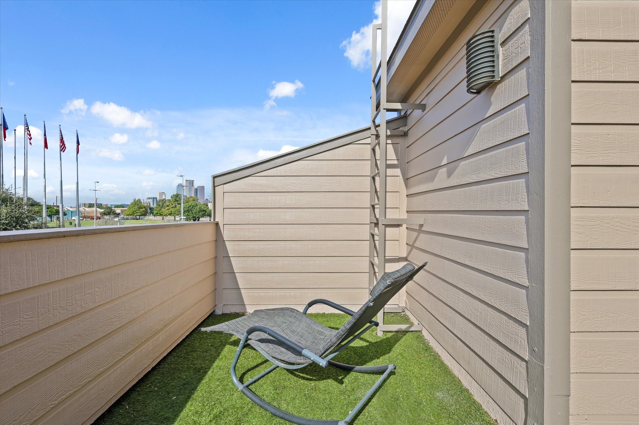 3707 Commerce Street