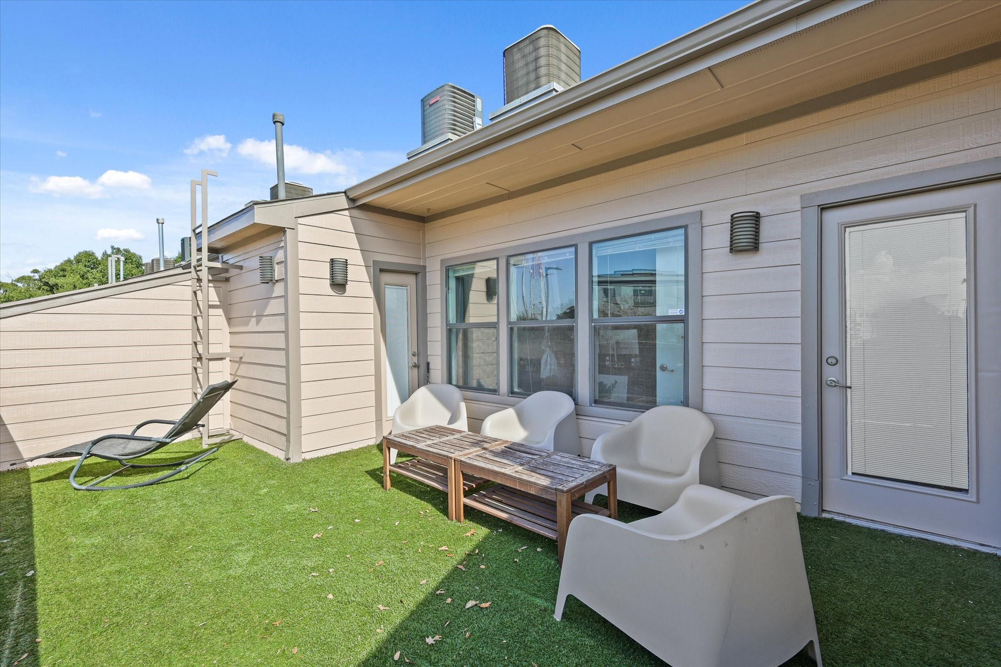 3707 Commerce Street