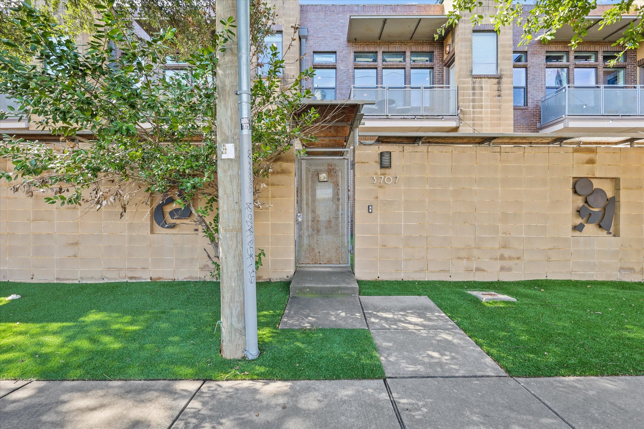 3707 Commerce Street