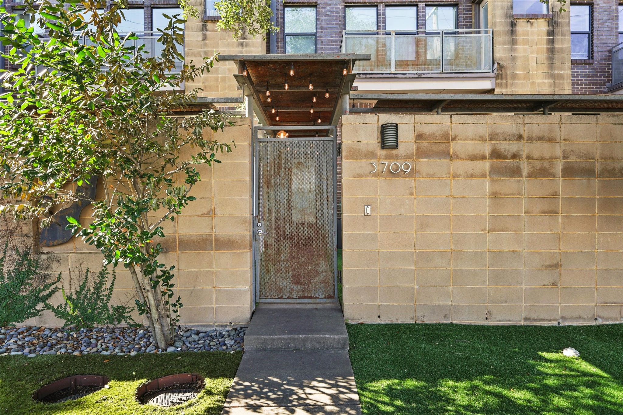 3709 Commerce Street