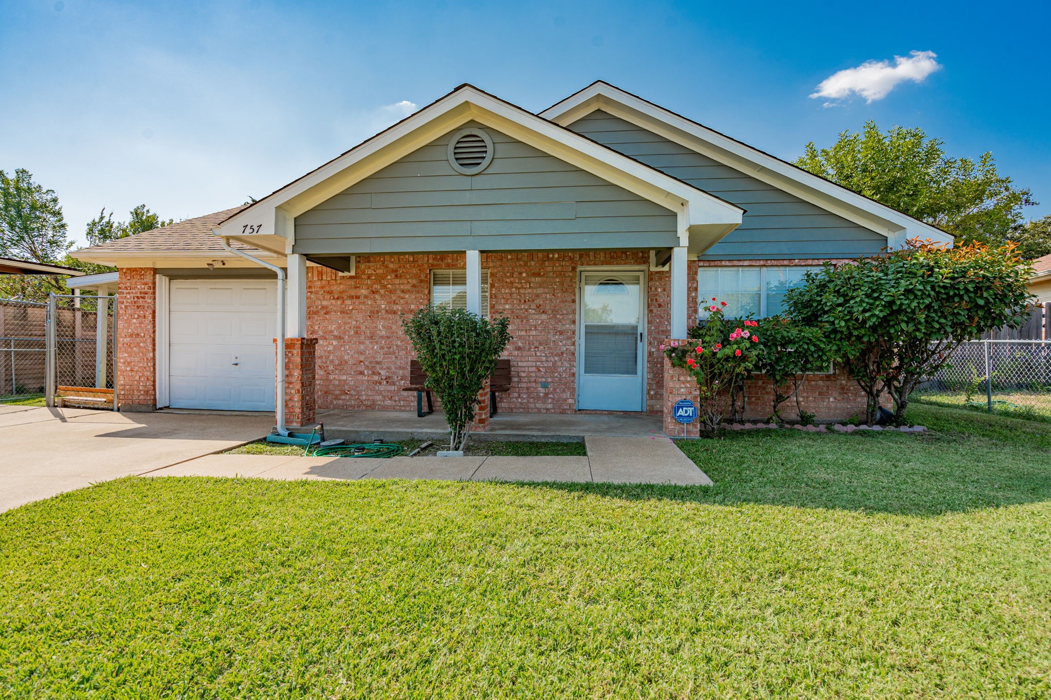757 Edgeglen Drive