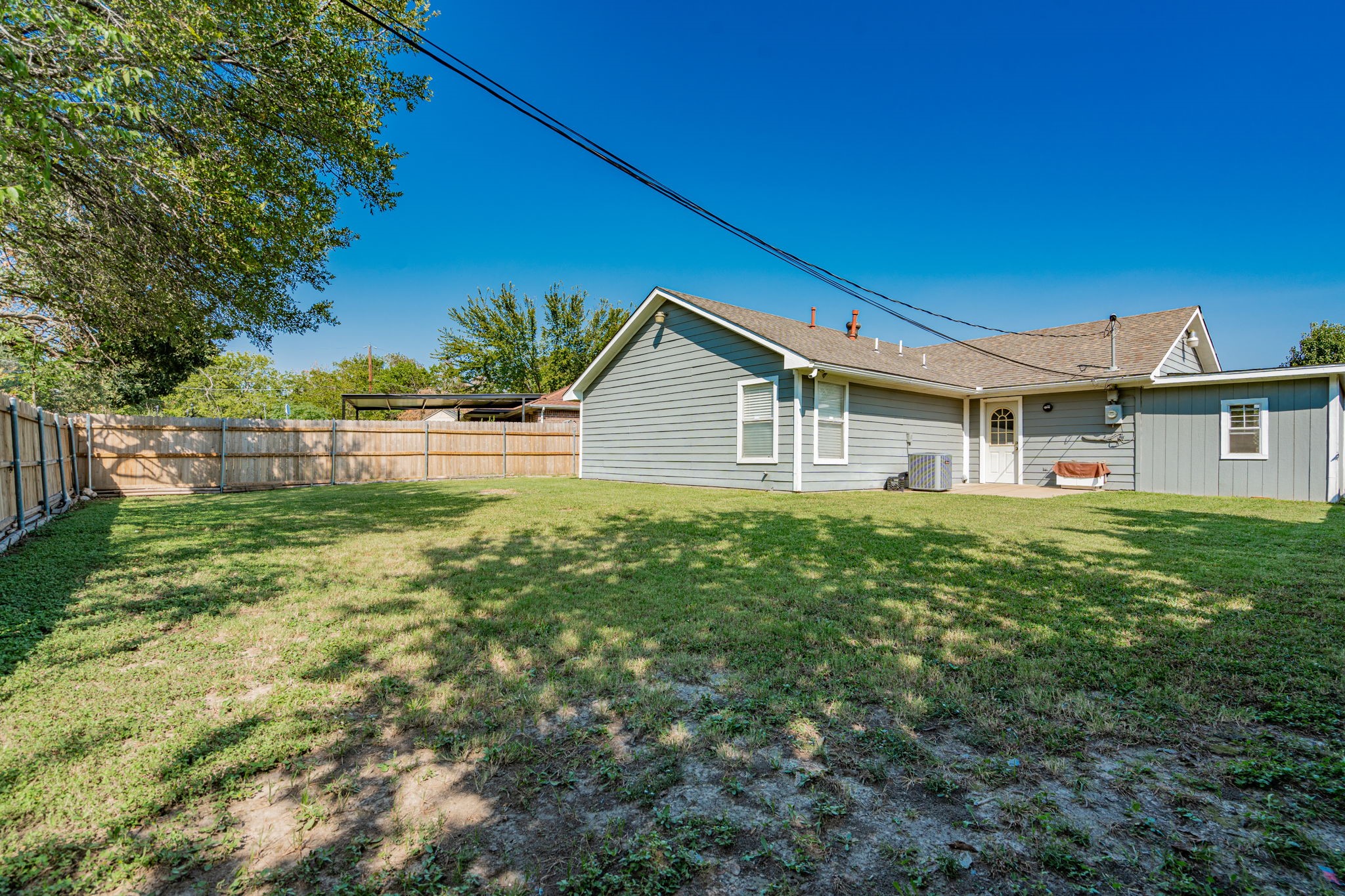 757 Edgeglen Drive