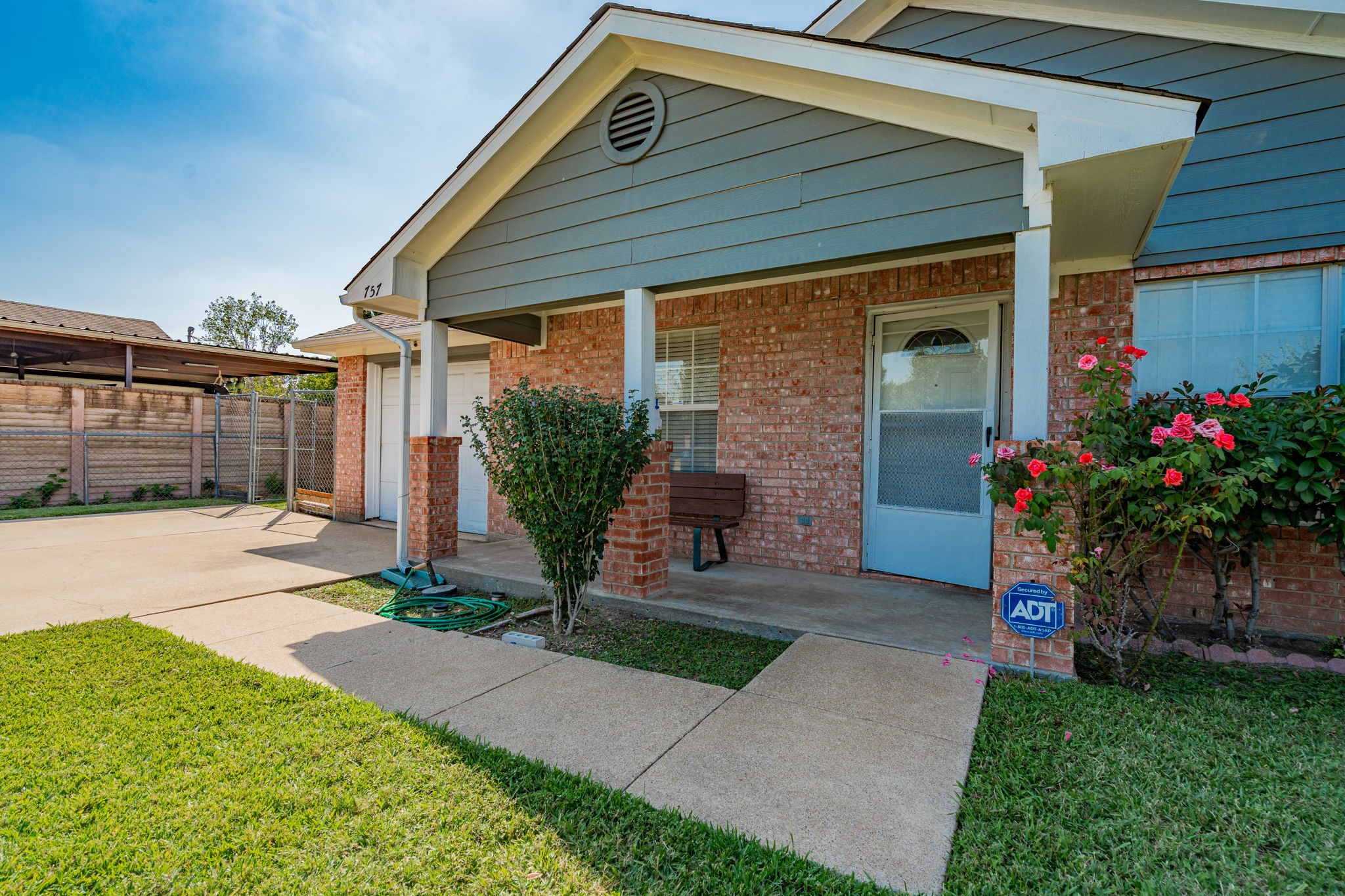 757 Edgeglen Drive