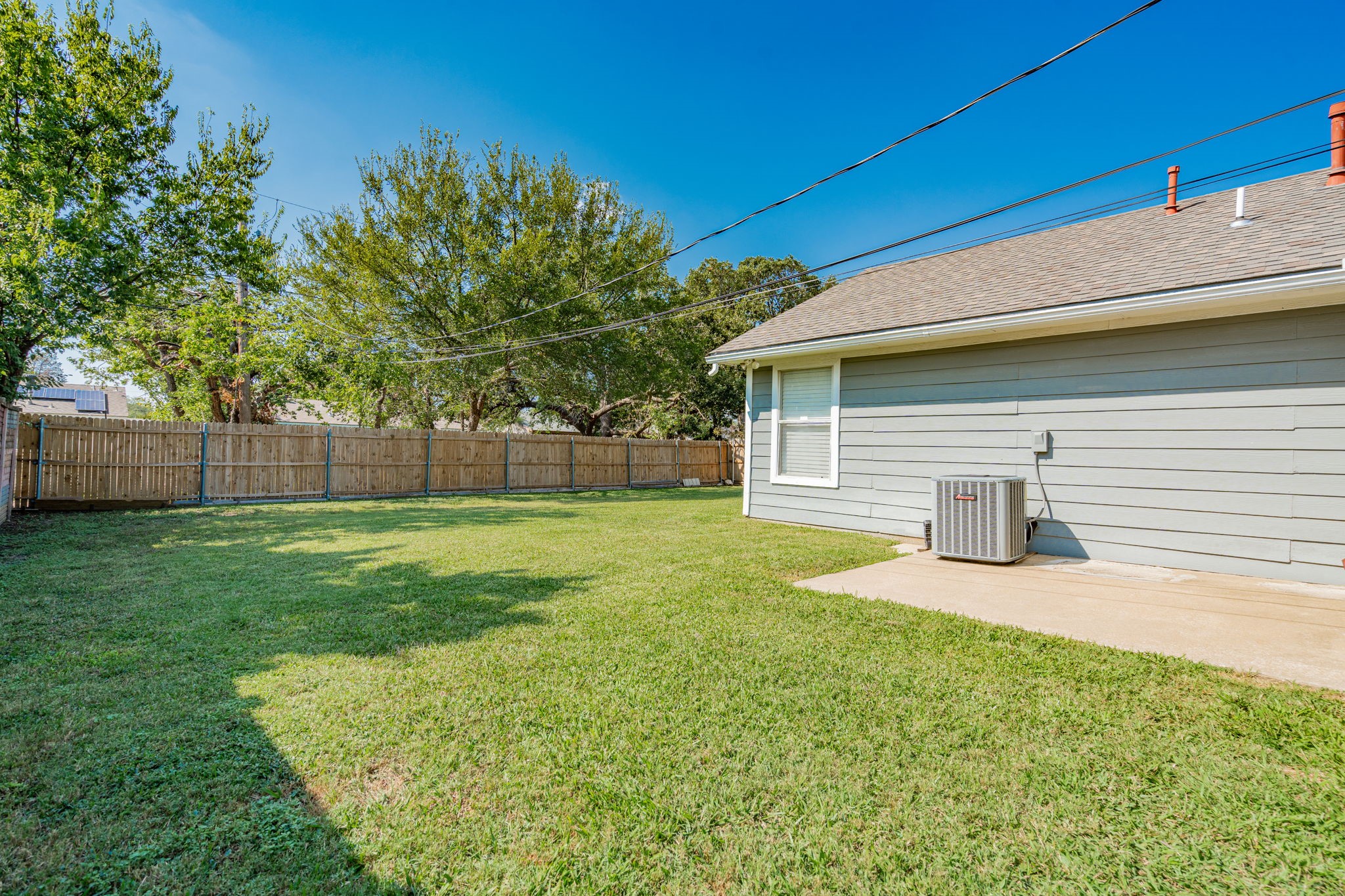 757 Edgeglen Drive