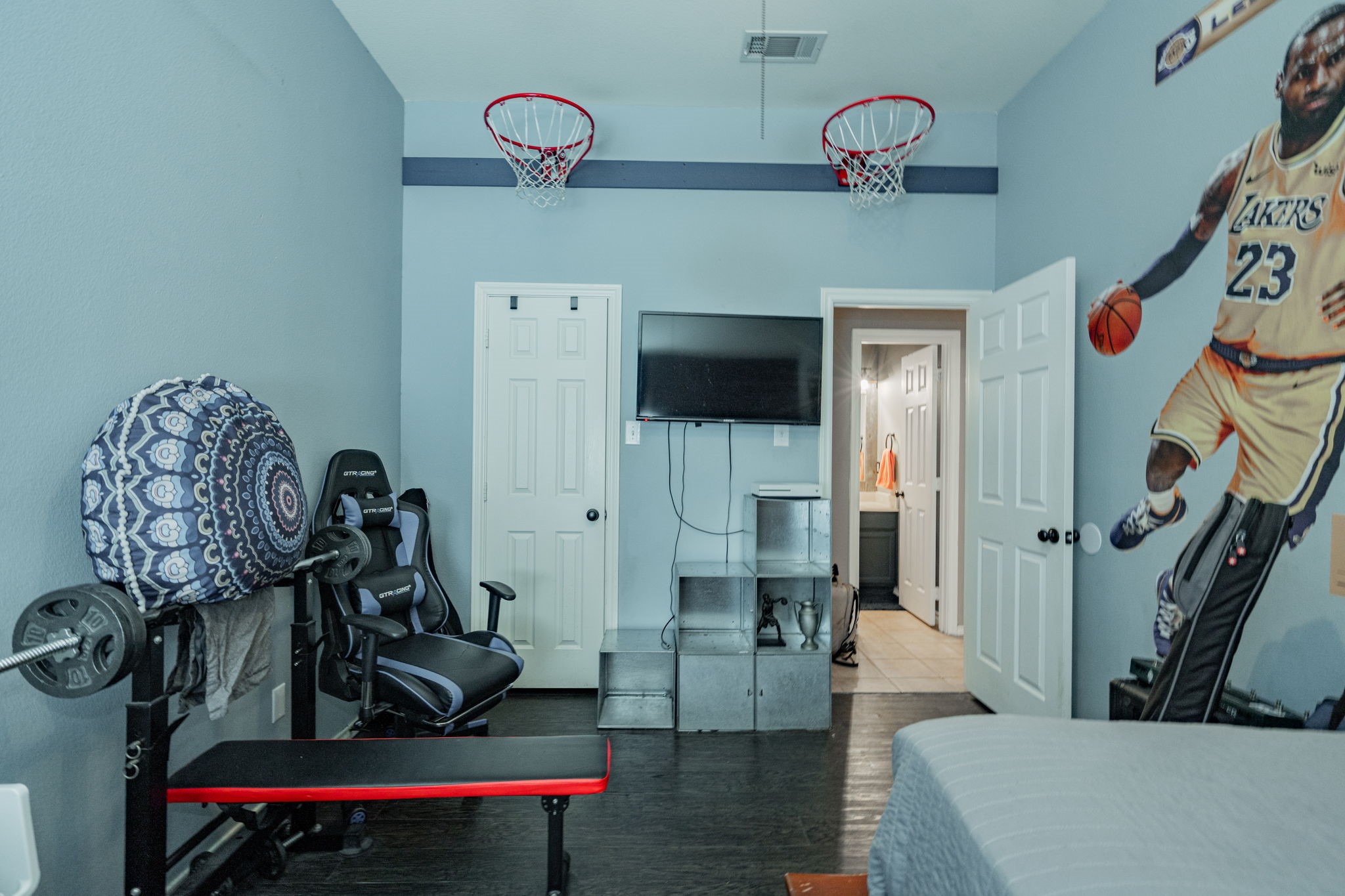 4517 Woodbluff Drive