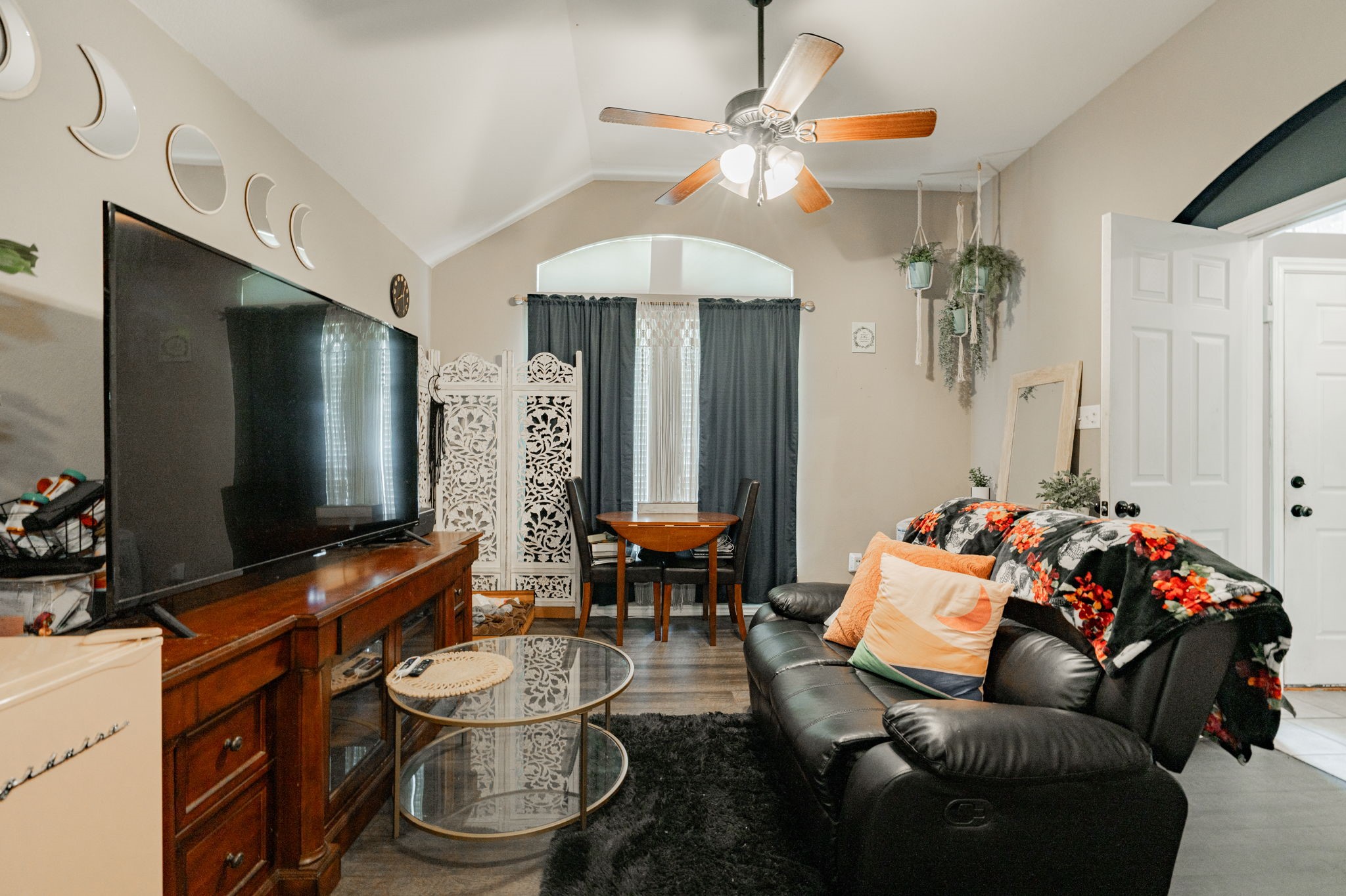 4517 Woodbluff Drive