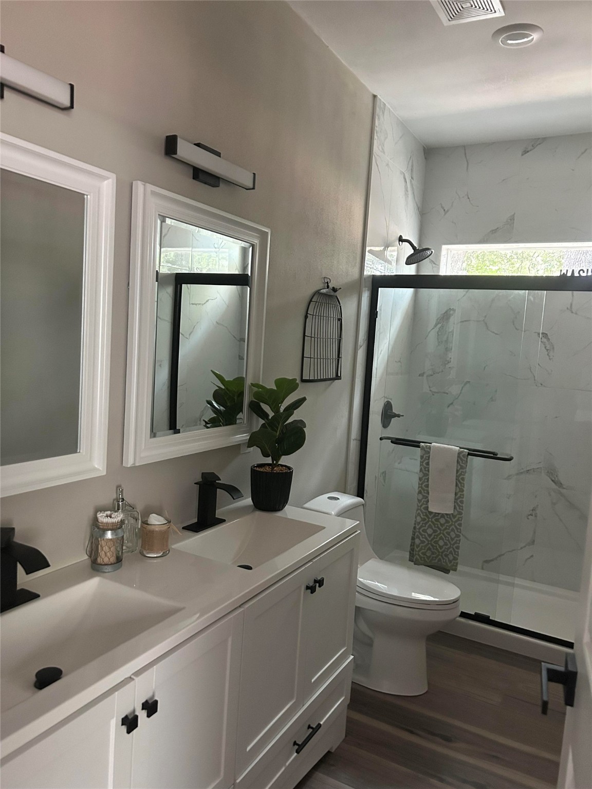 732 Oak Leaf Trail