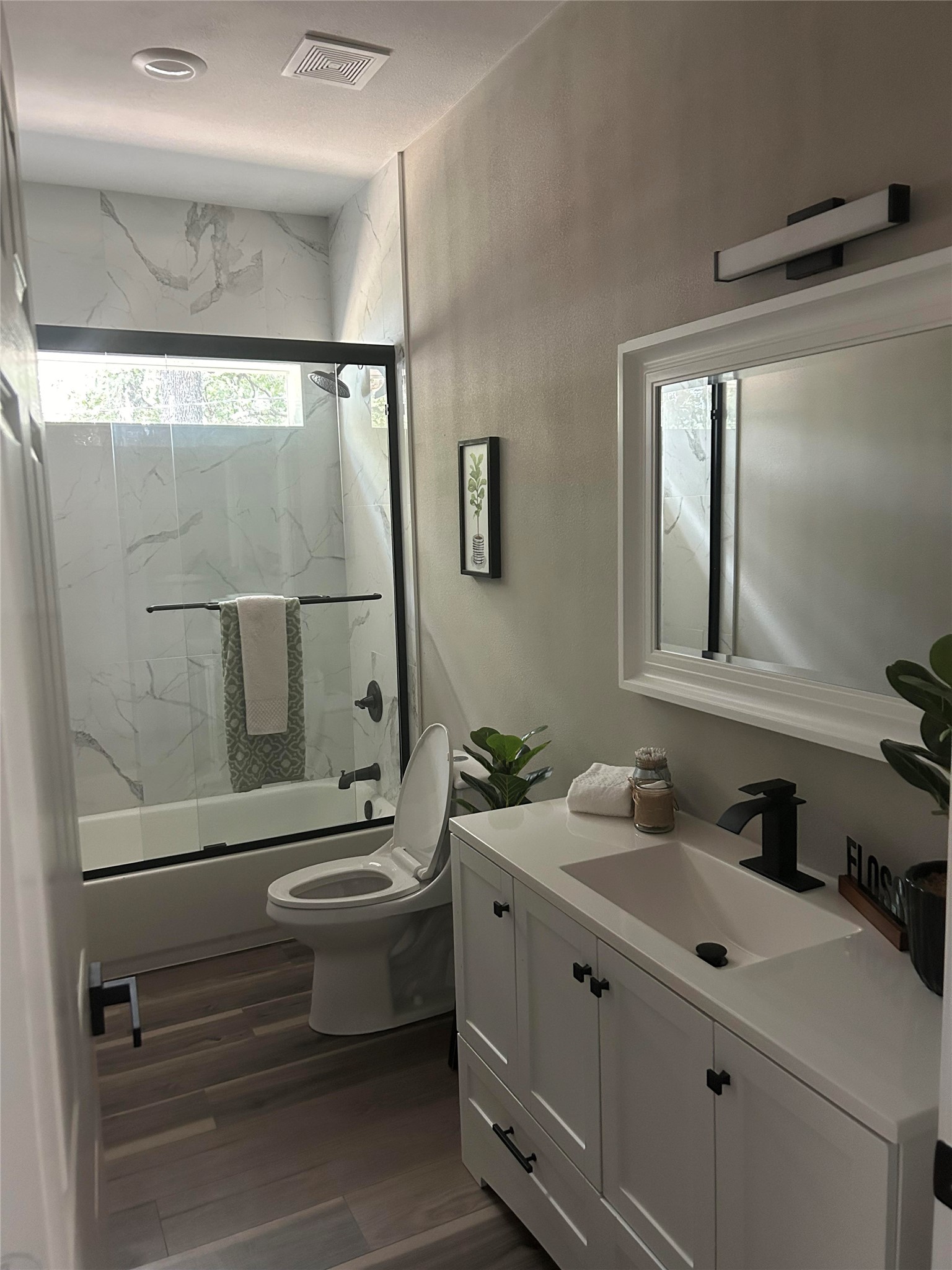 732 Oak Leaf Trail