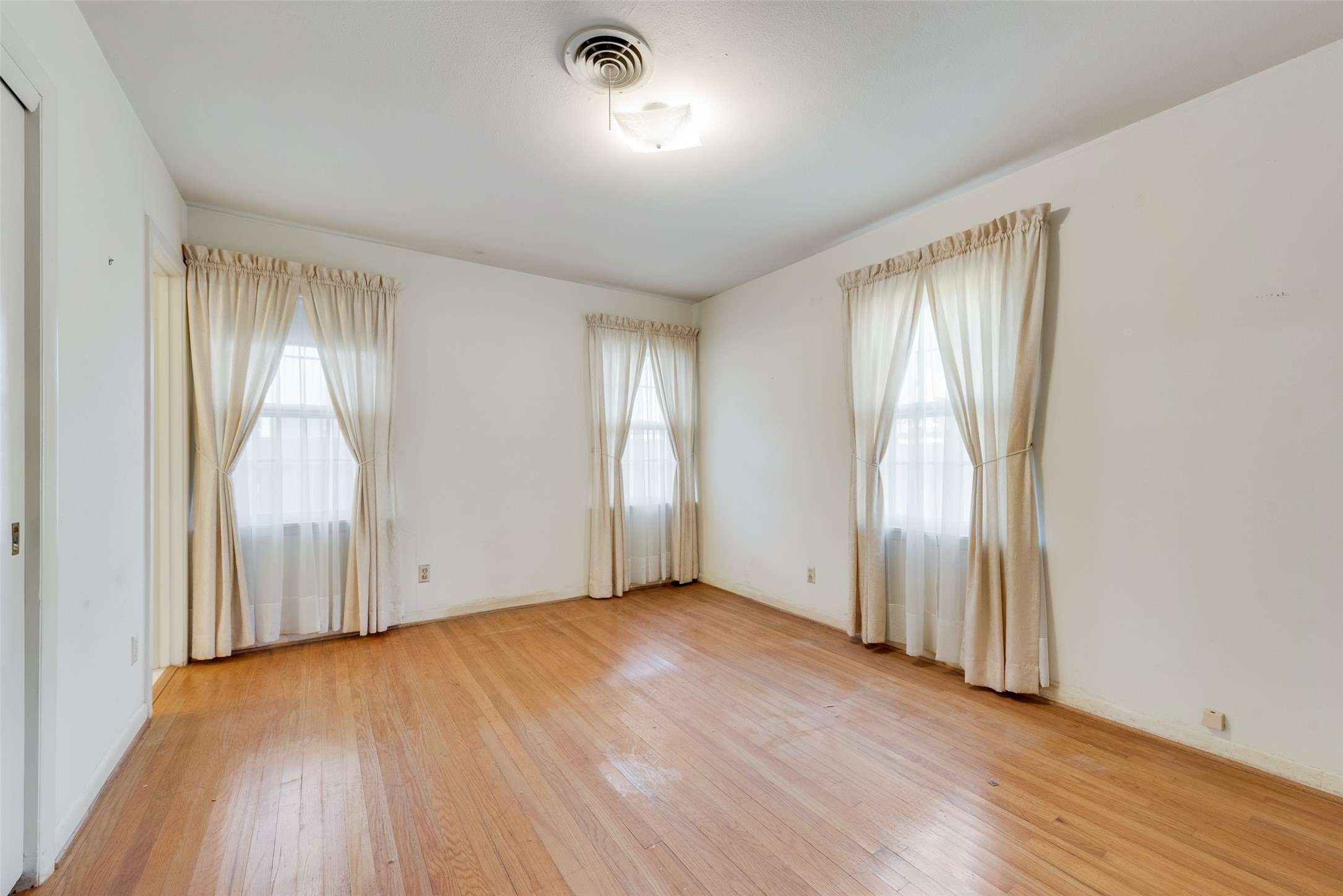 3209 Sheridan Drive
