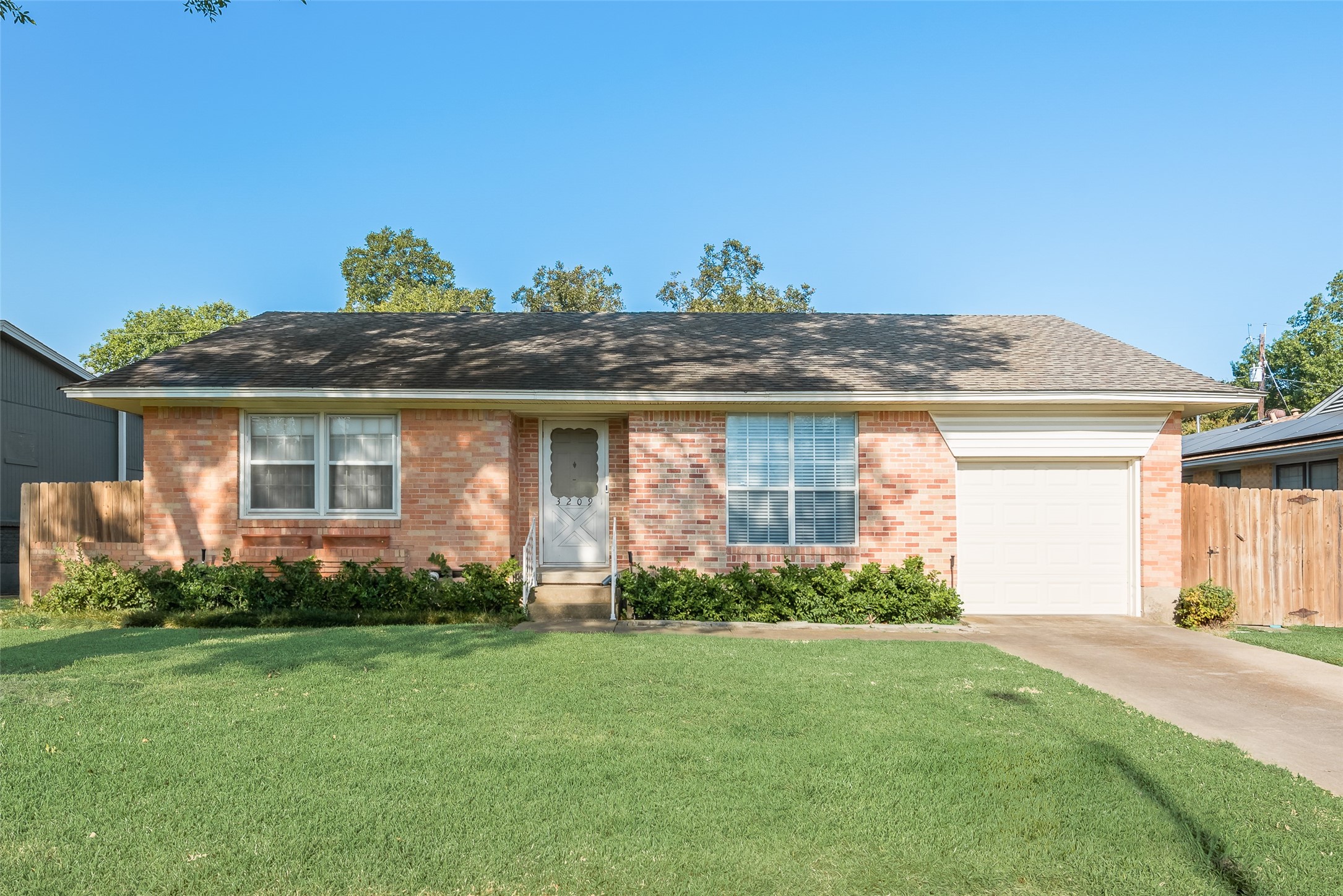 3209 Sheridan Drive
