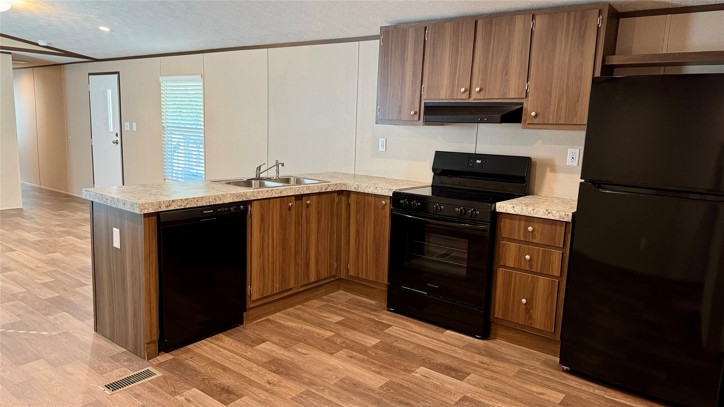 212 Whispering Trail