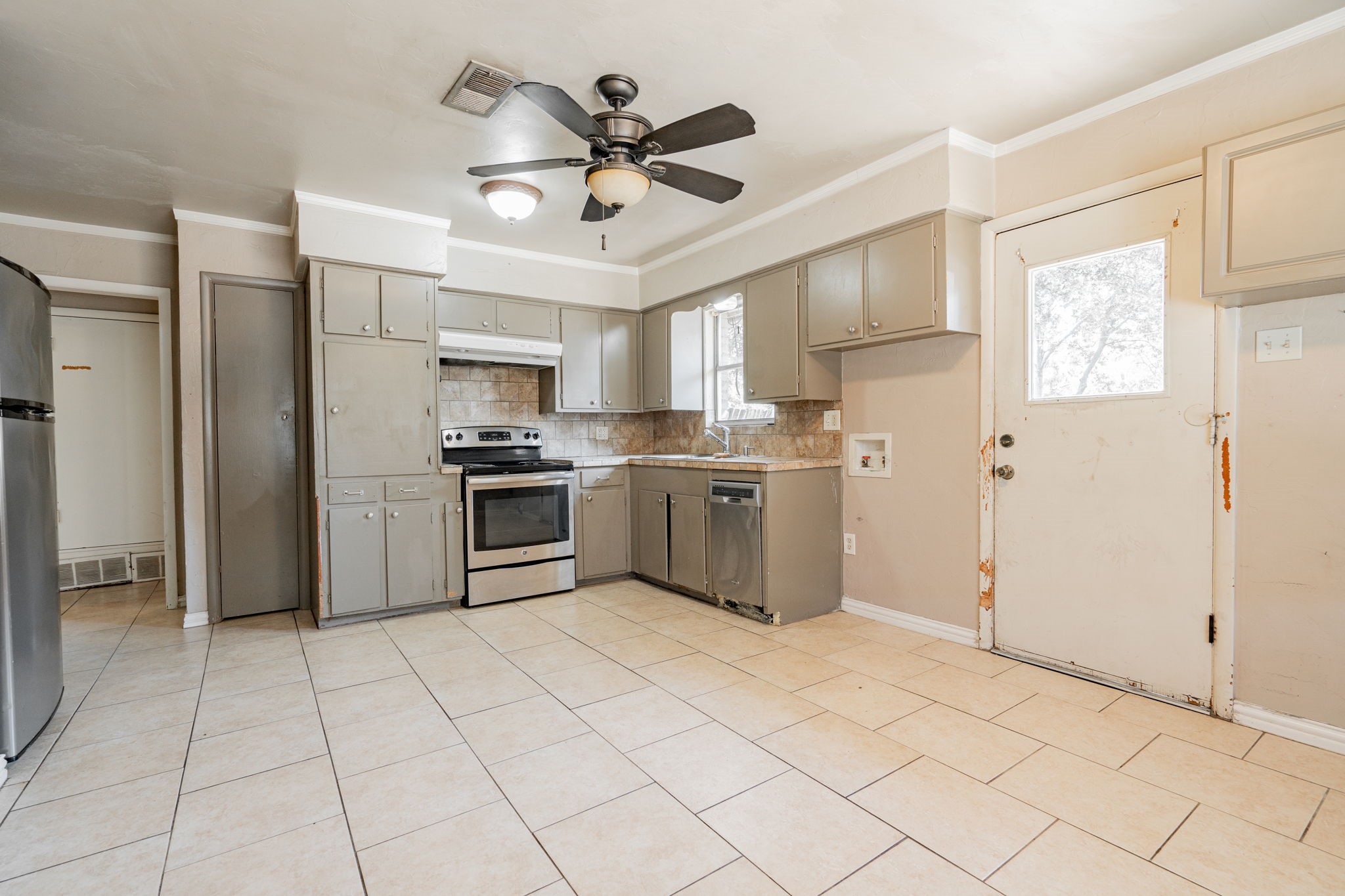 10018 Olmos Drive