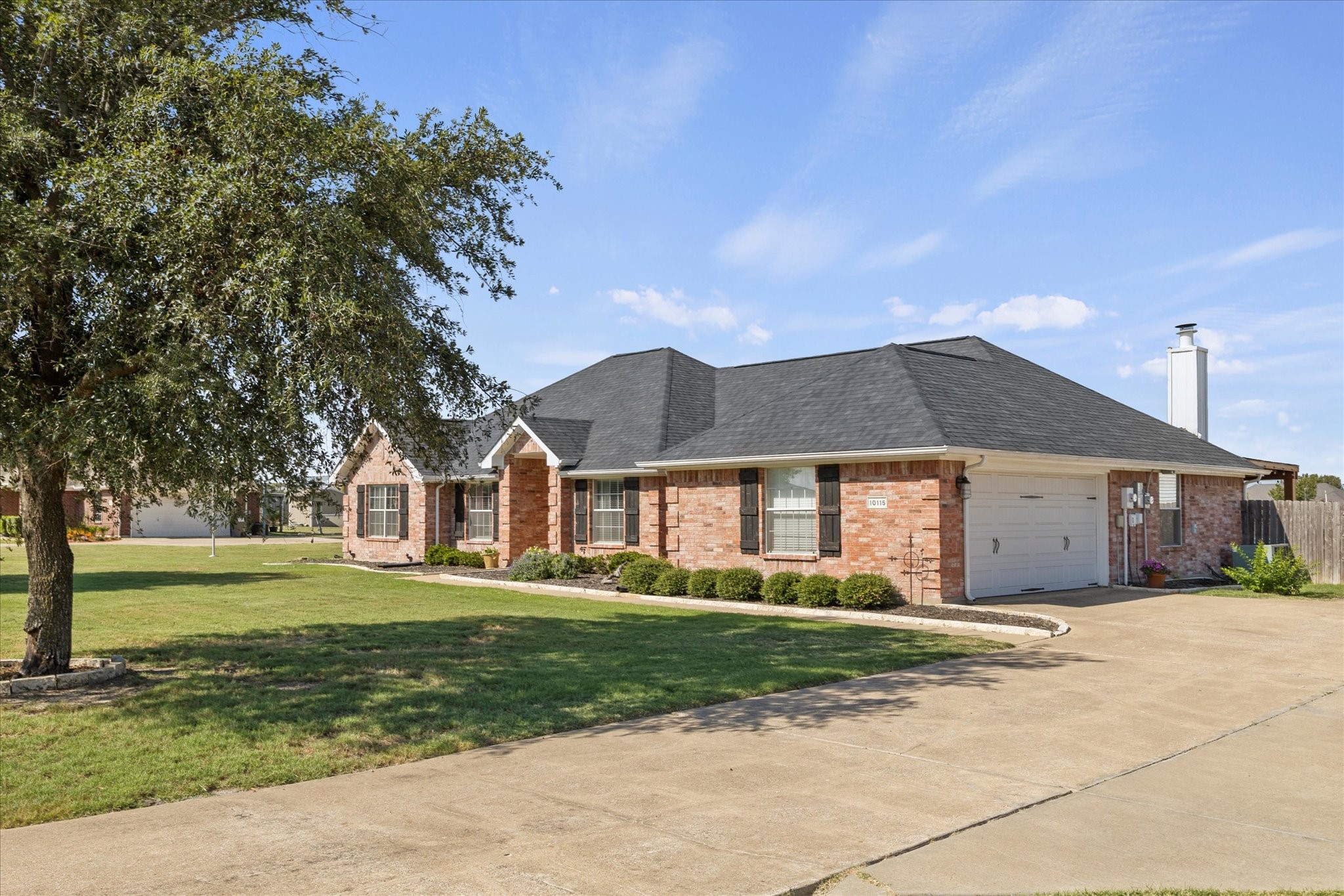10115 Linda Circle