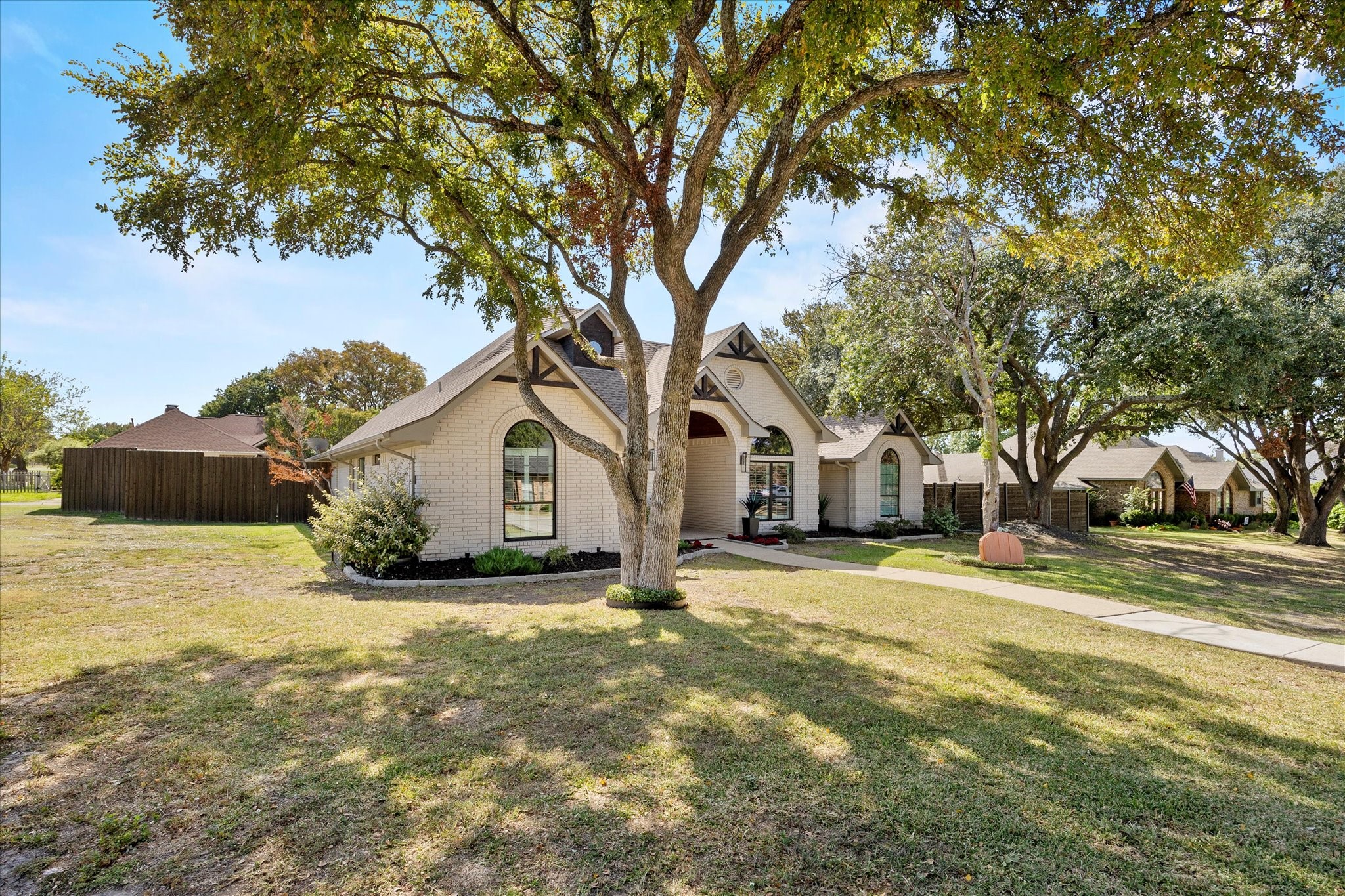 601 Shoretrail Drive