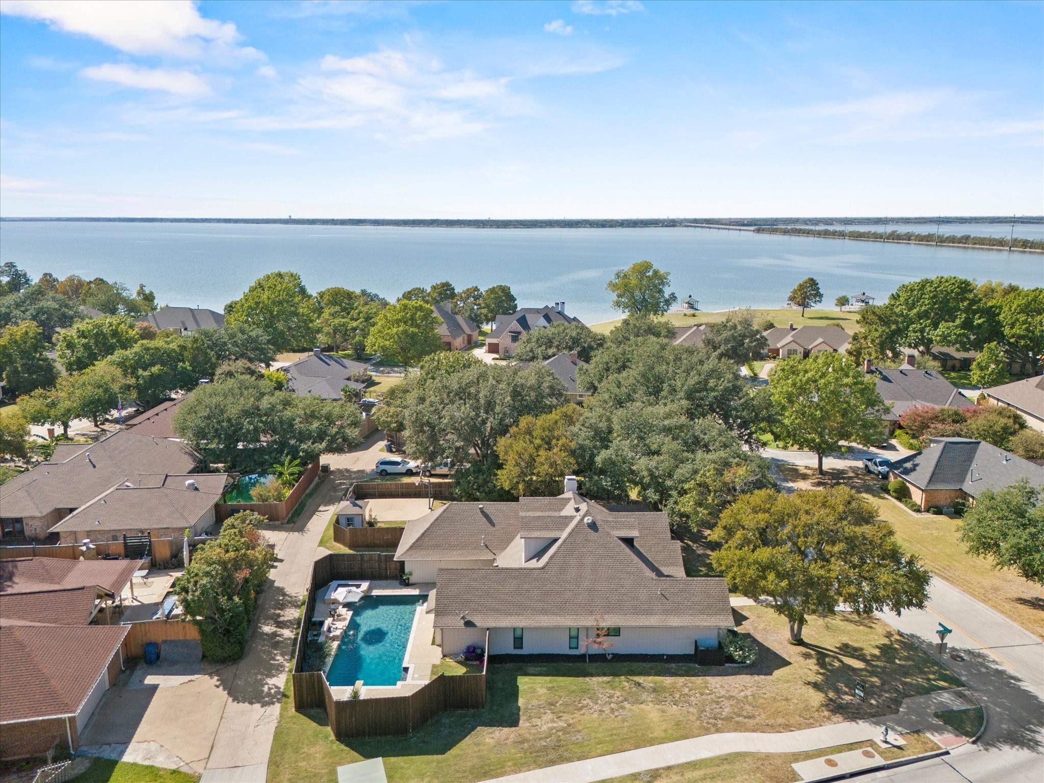 601 Shoretrail Drive