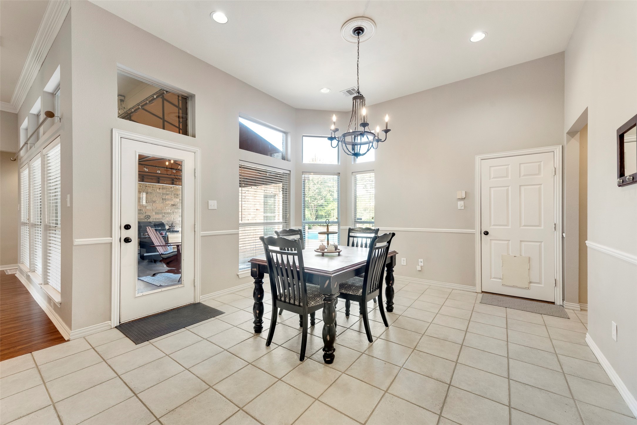 7128 Hunt Lane