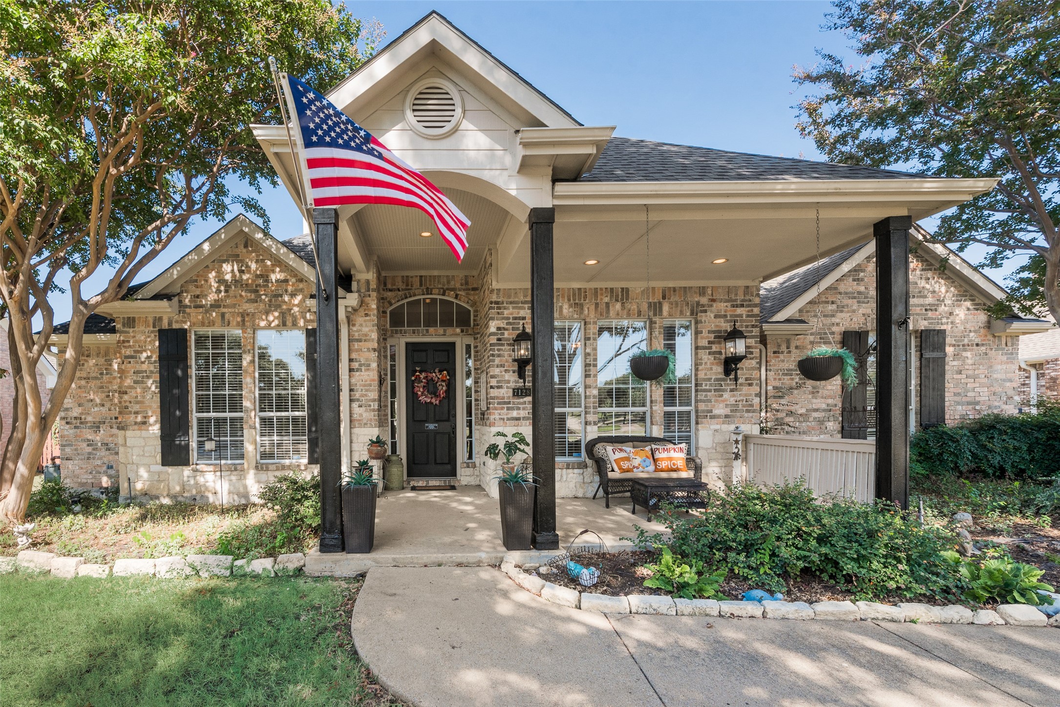 7128 Hunt Lane