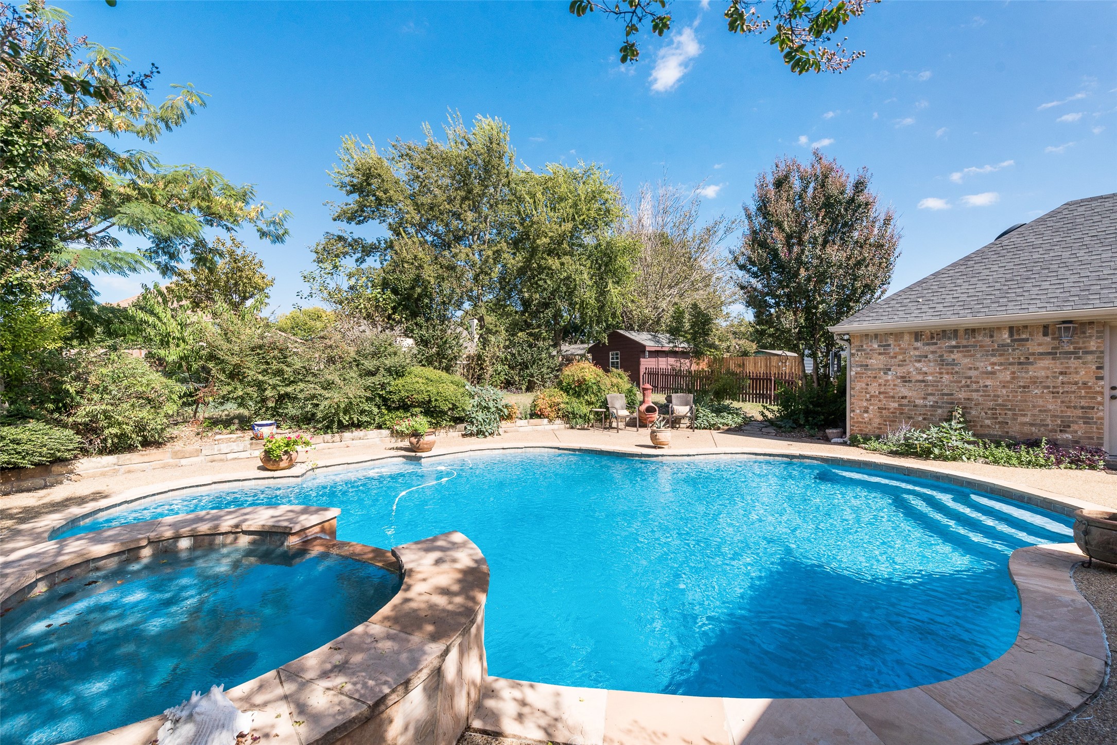 7128 Hunt Lane