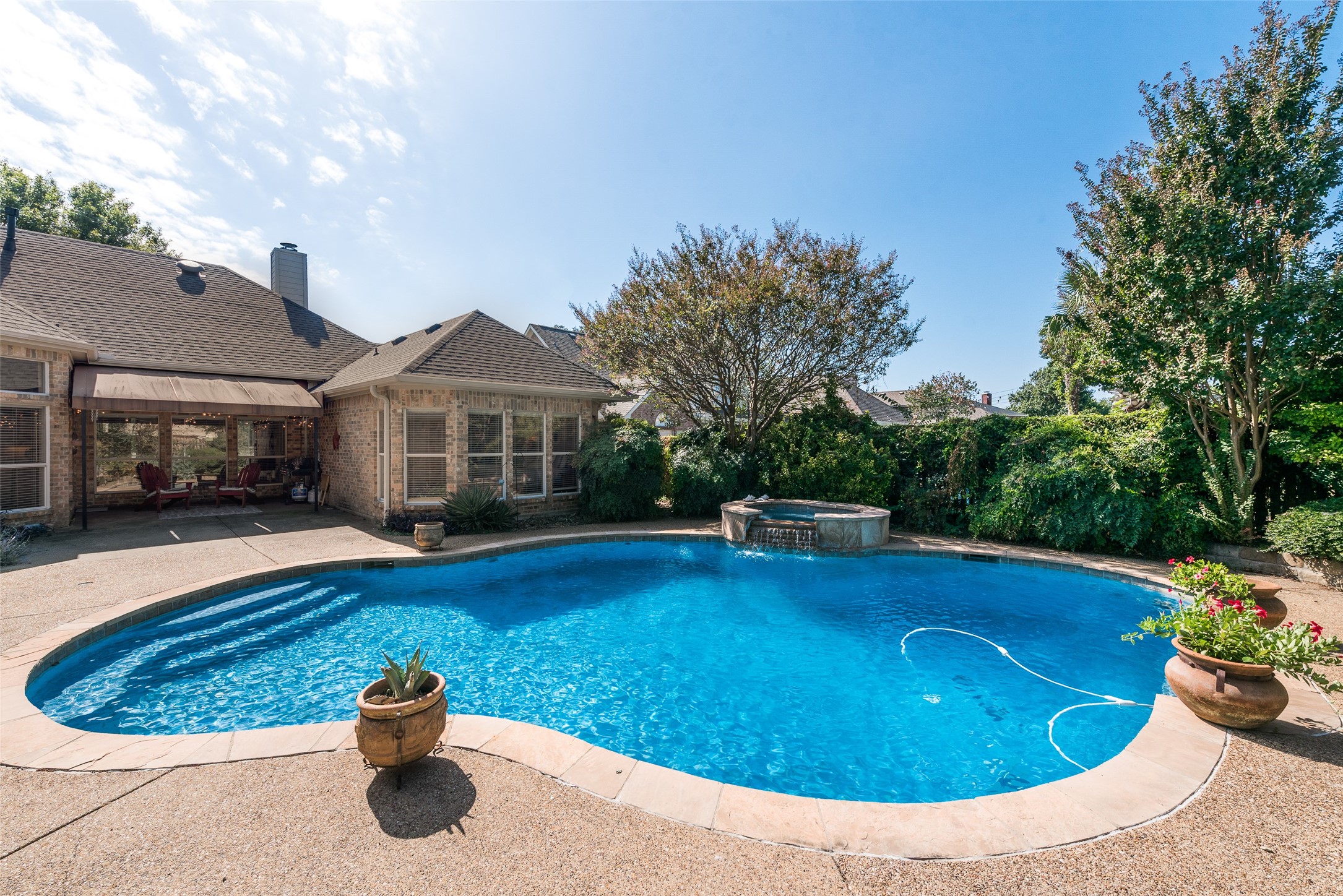 7128 Hunt Lane