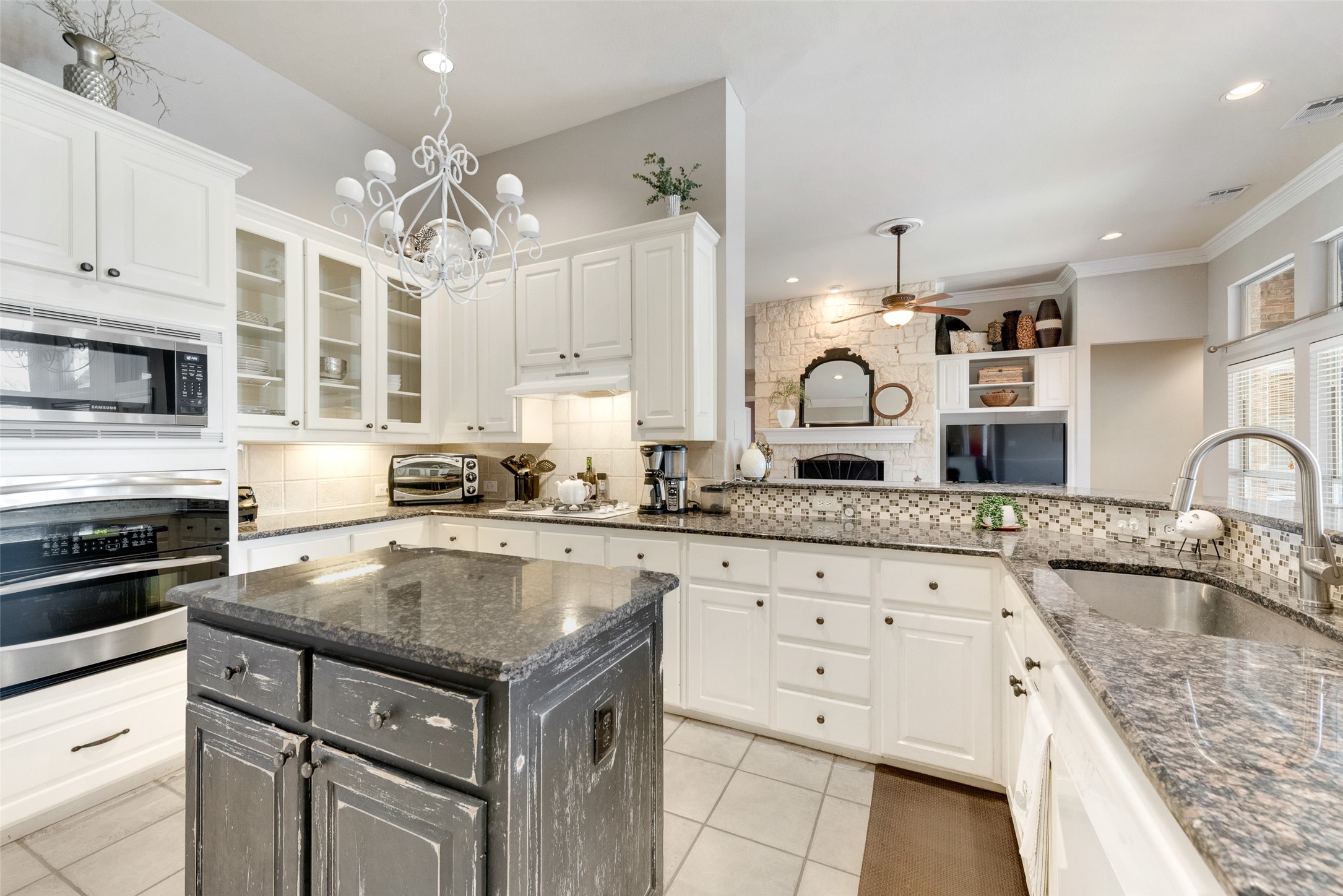 7128 Hunt Lane