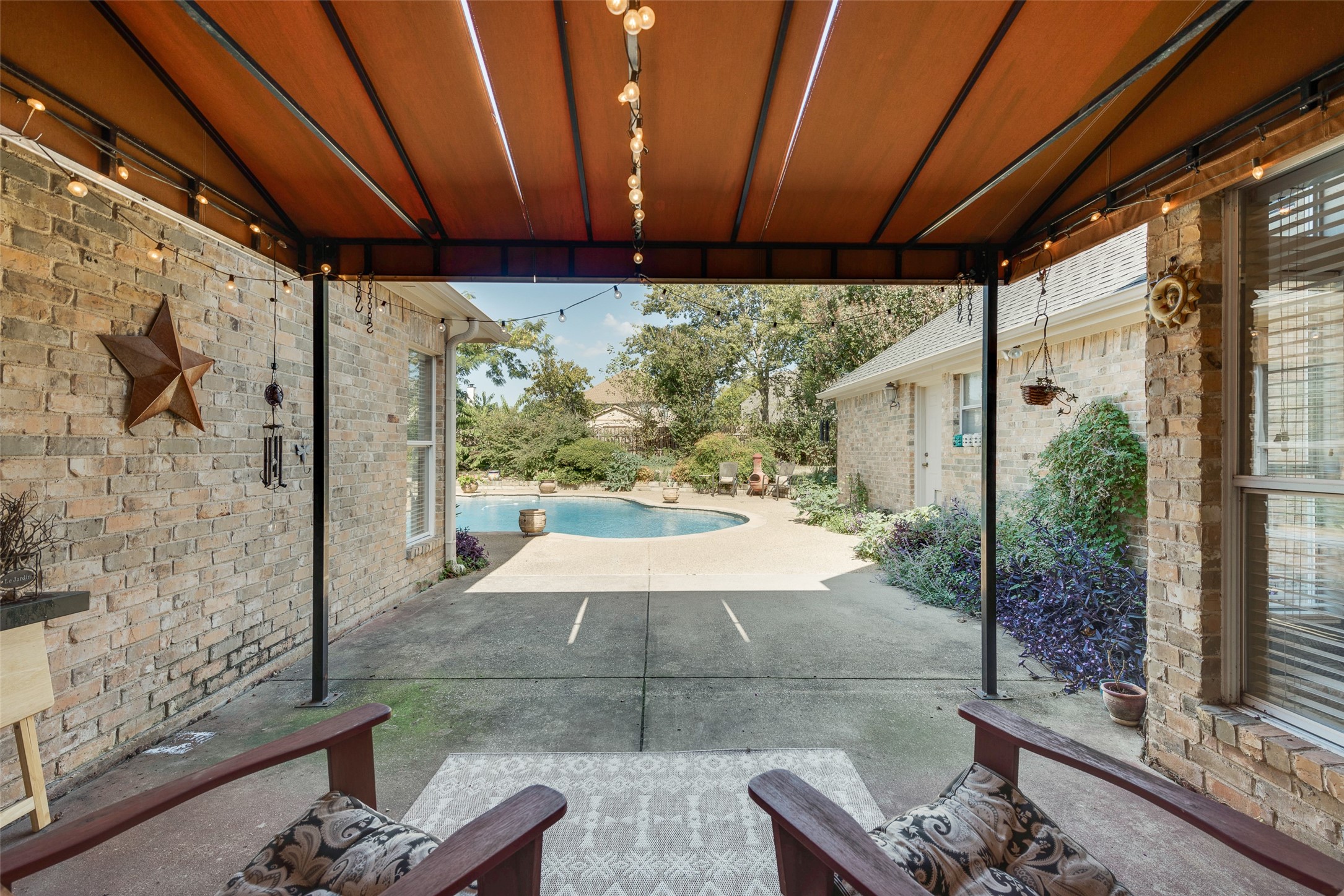 7128 Hunt Lane