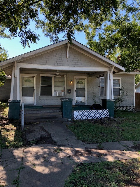 201 W Lampasas Street