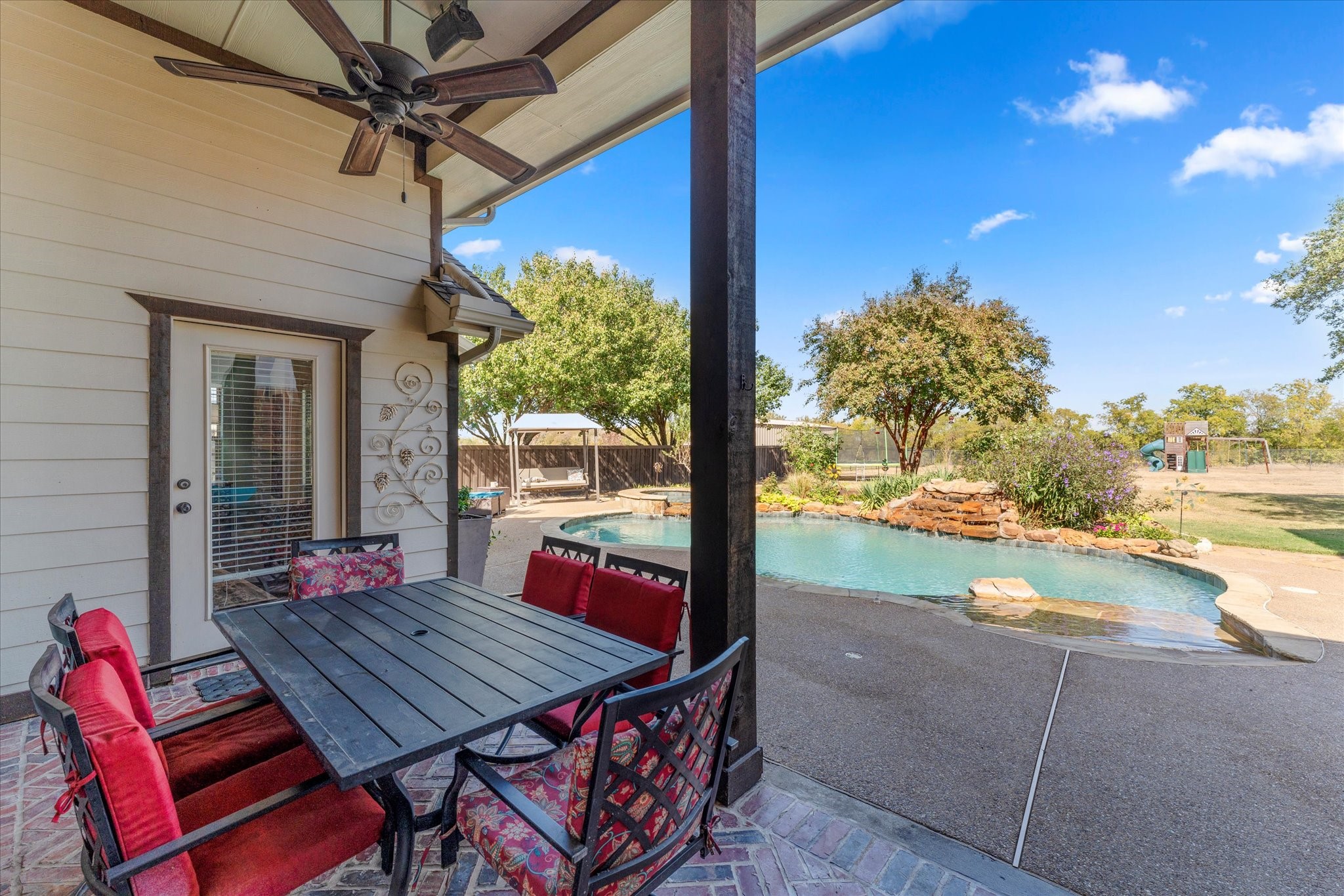 1906 Ranch Road