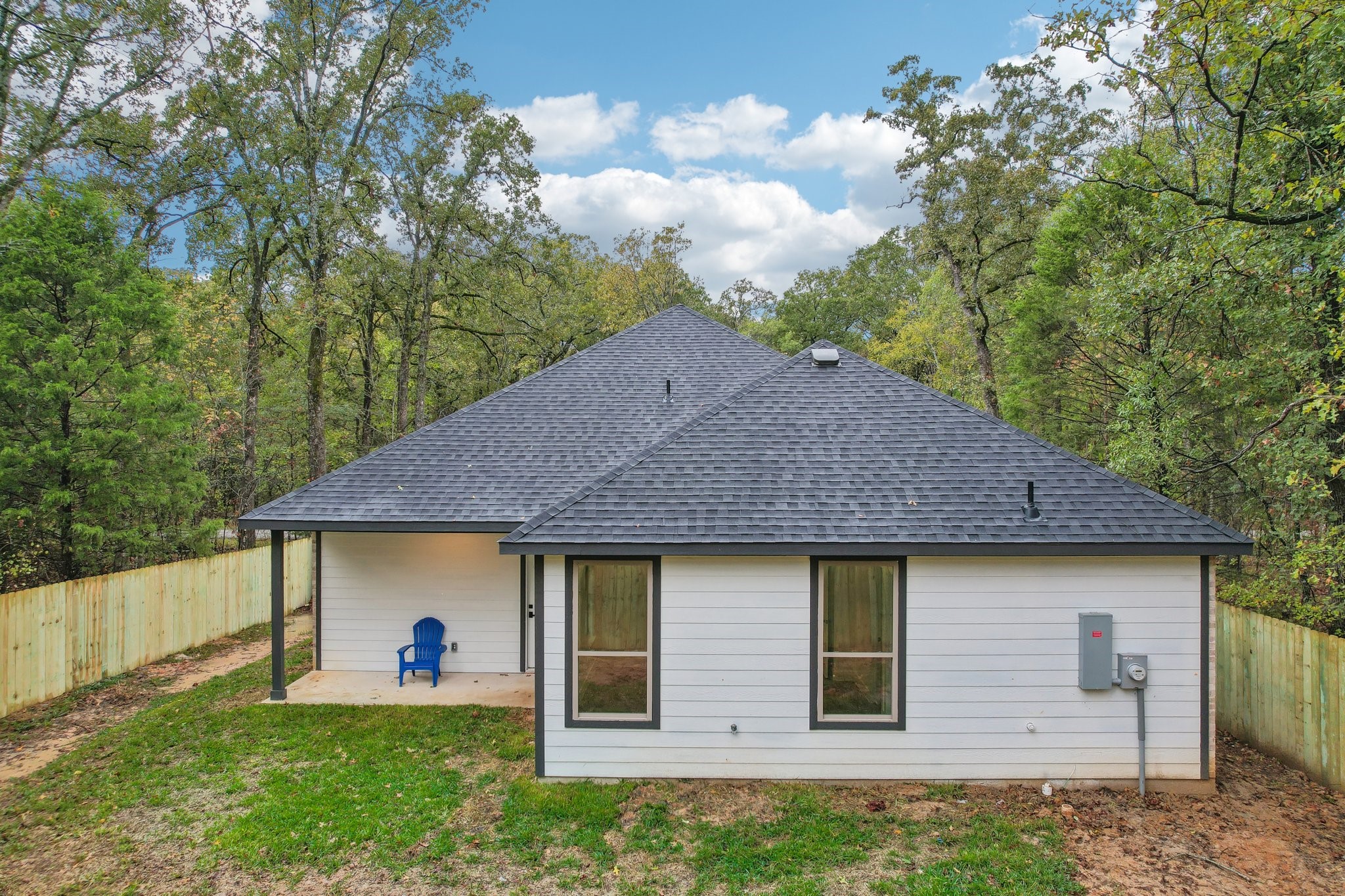 122 W Beachwood Loop