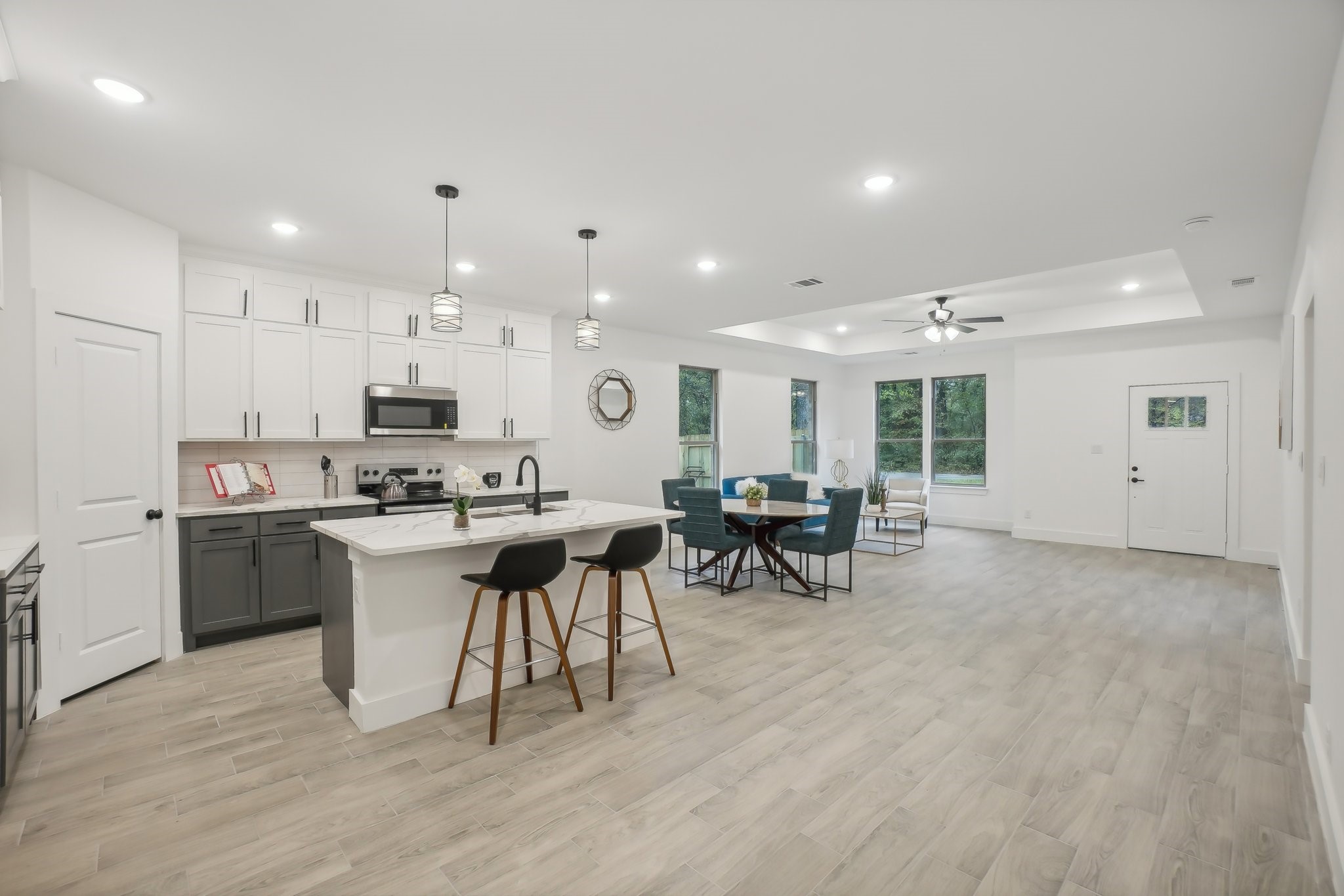 122 W Beachwood Loop