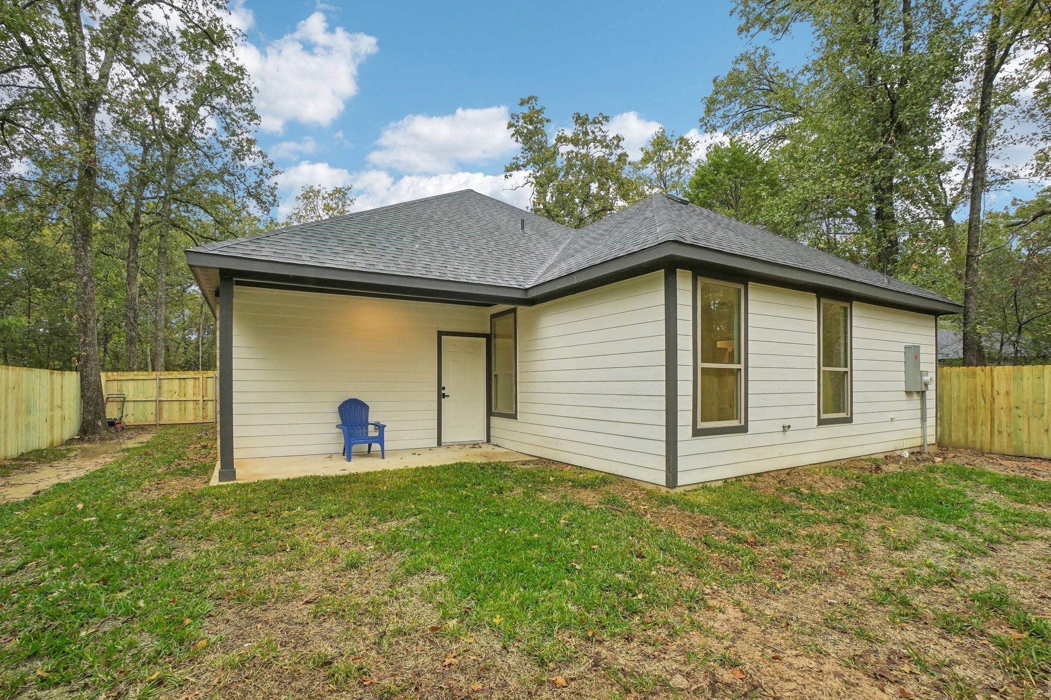 122 W Beachwood Loop