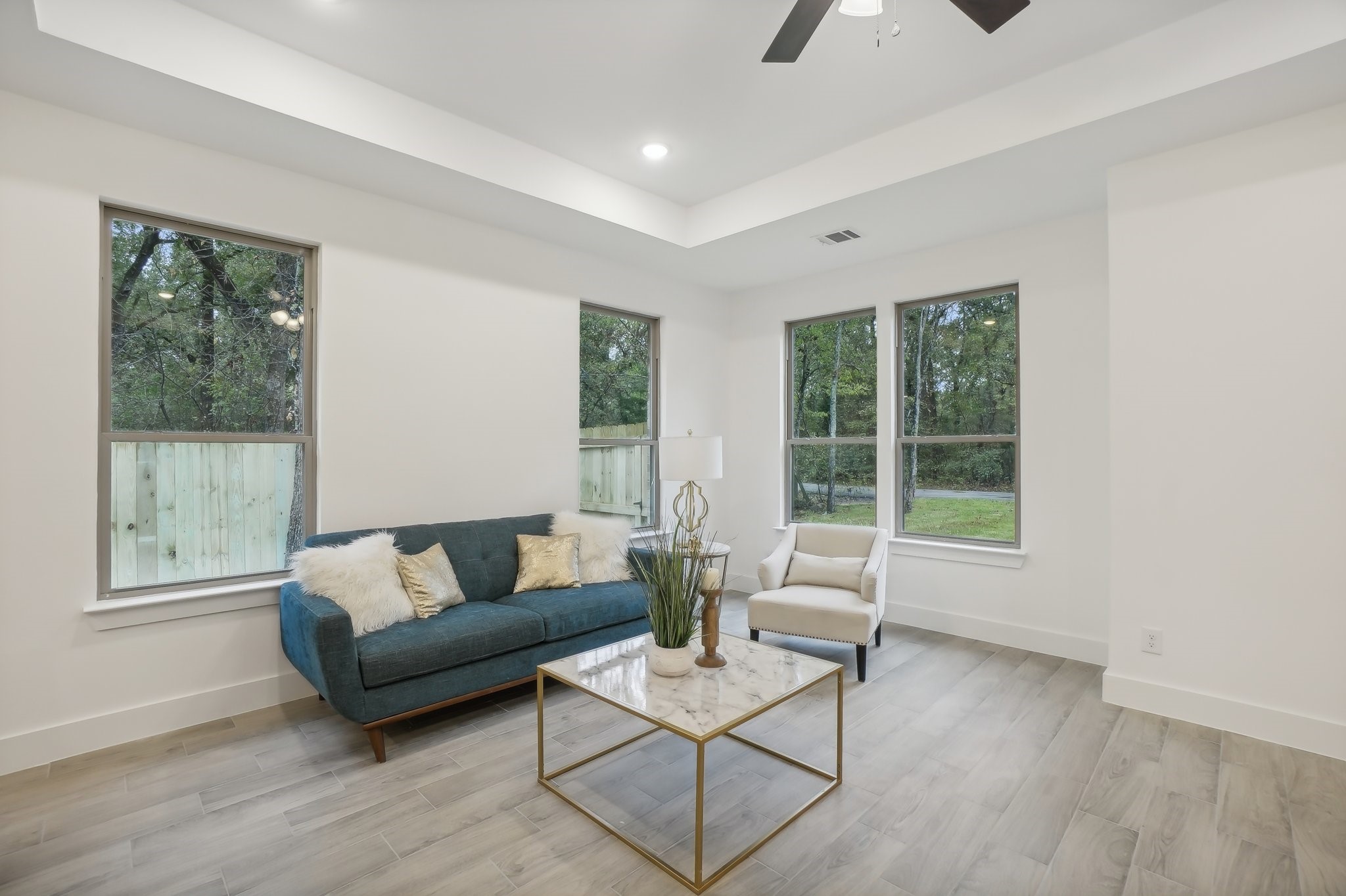 122 W Beachwood Loop