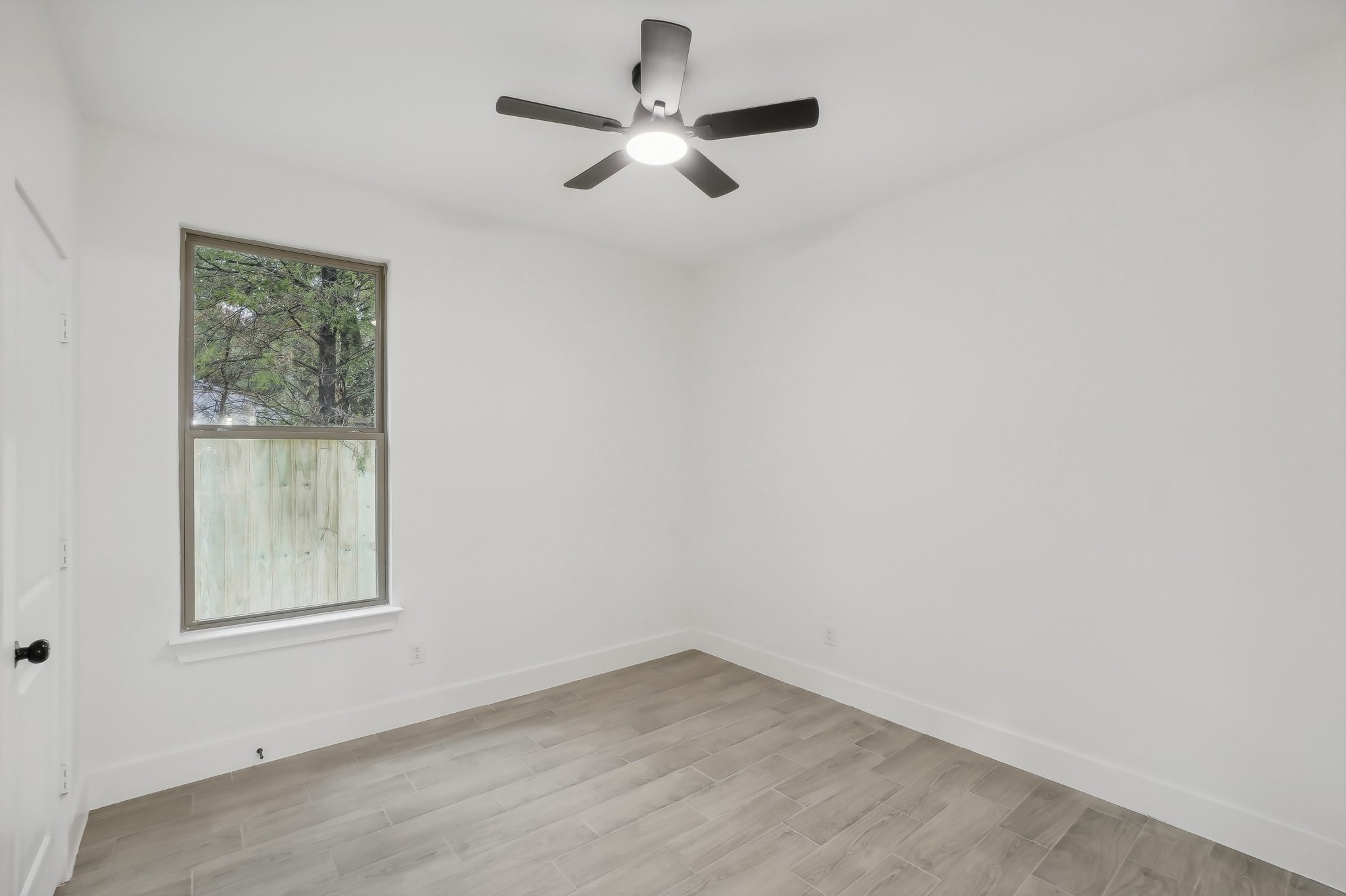 122 W Beachwood Loop