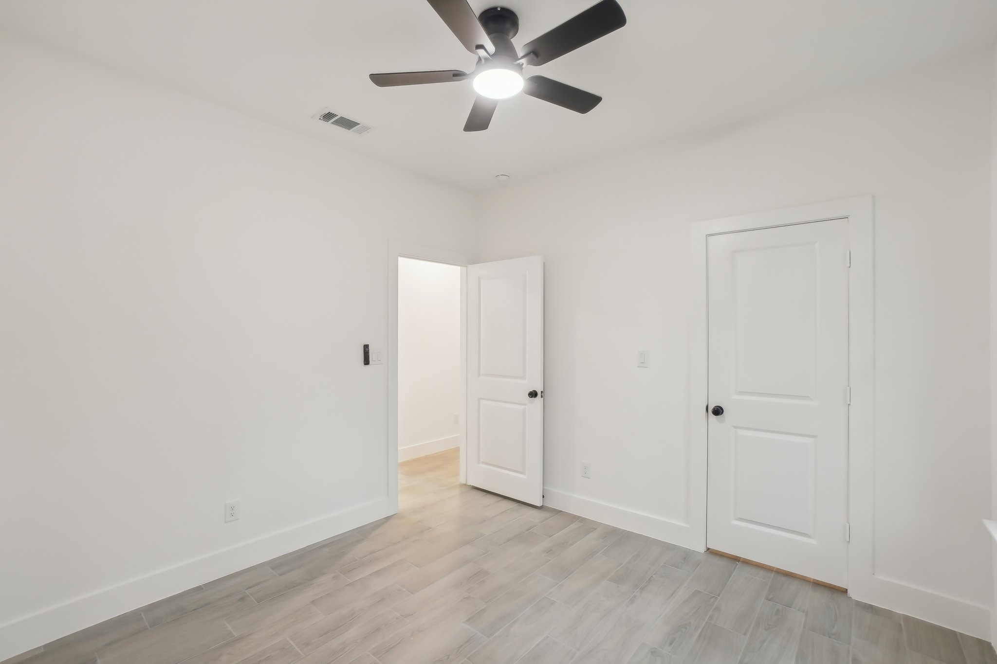 122 W Beachwood Loop