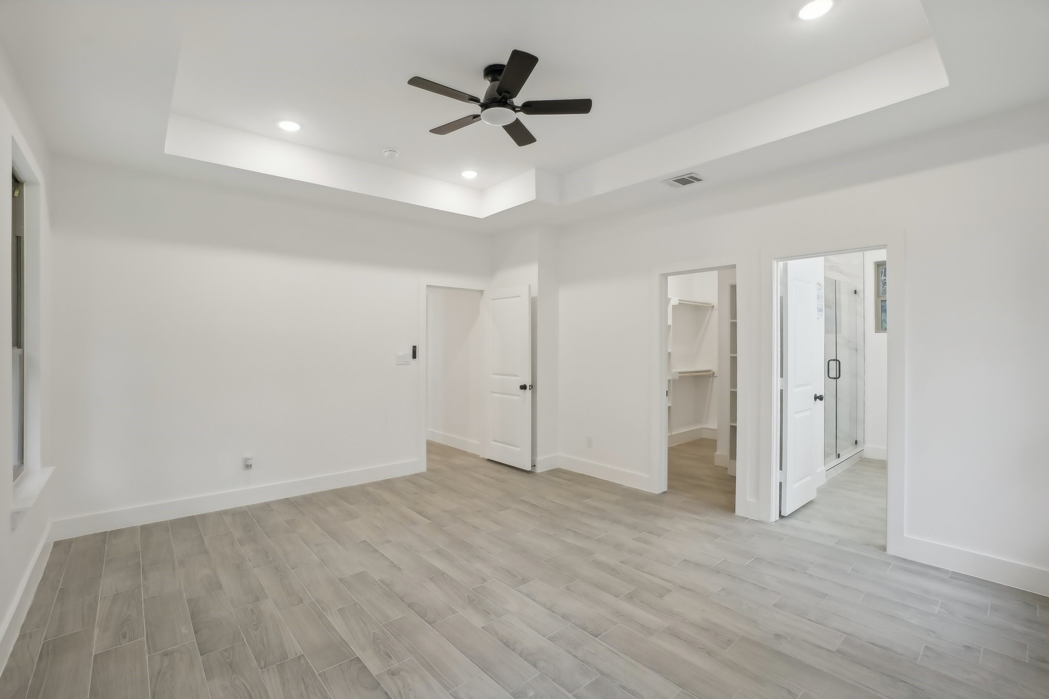 122 W Beachwood Loop