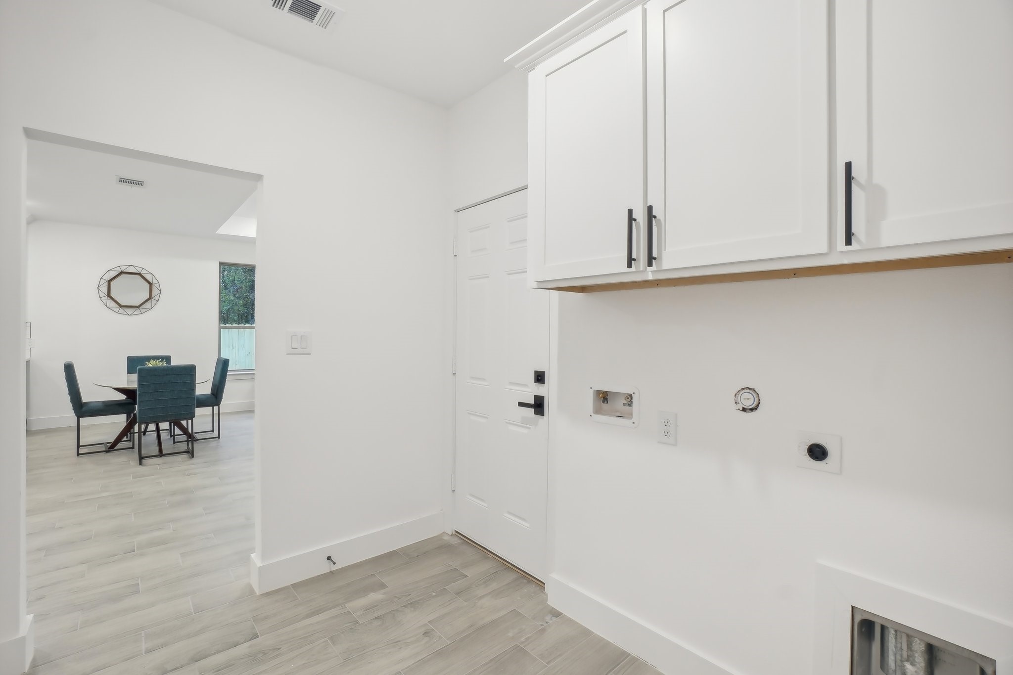 122 W Beachwood Loop