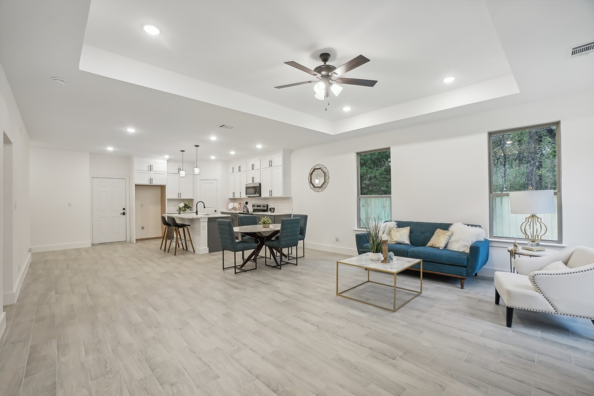 122 W Beachwood Loop