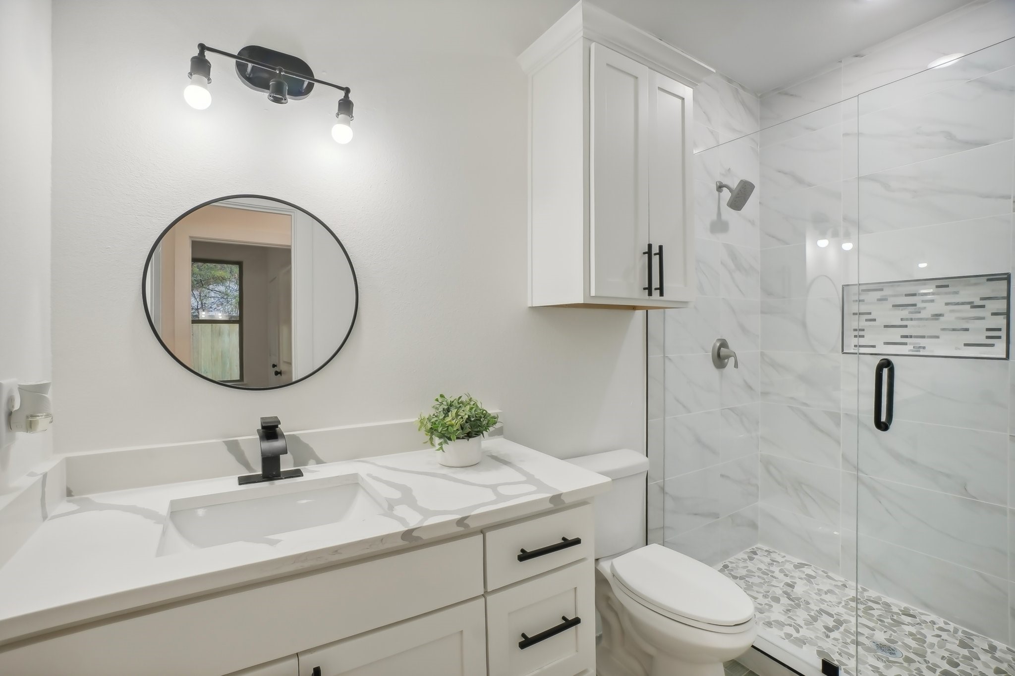 122 W Beachwood Loop