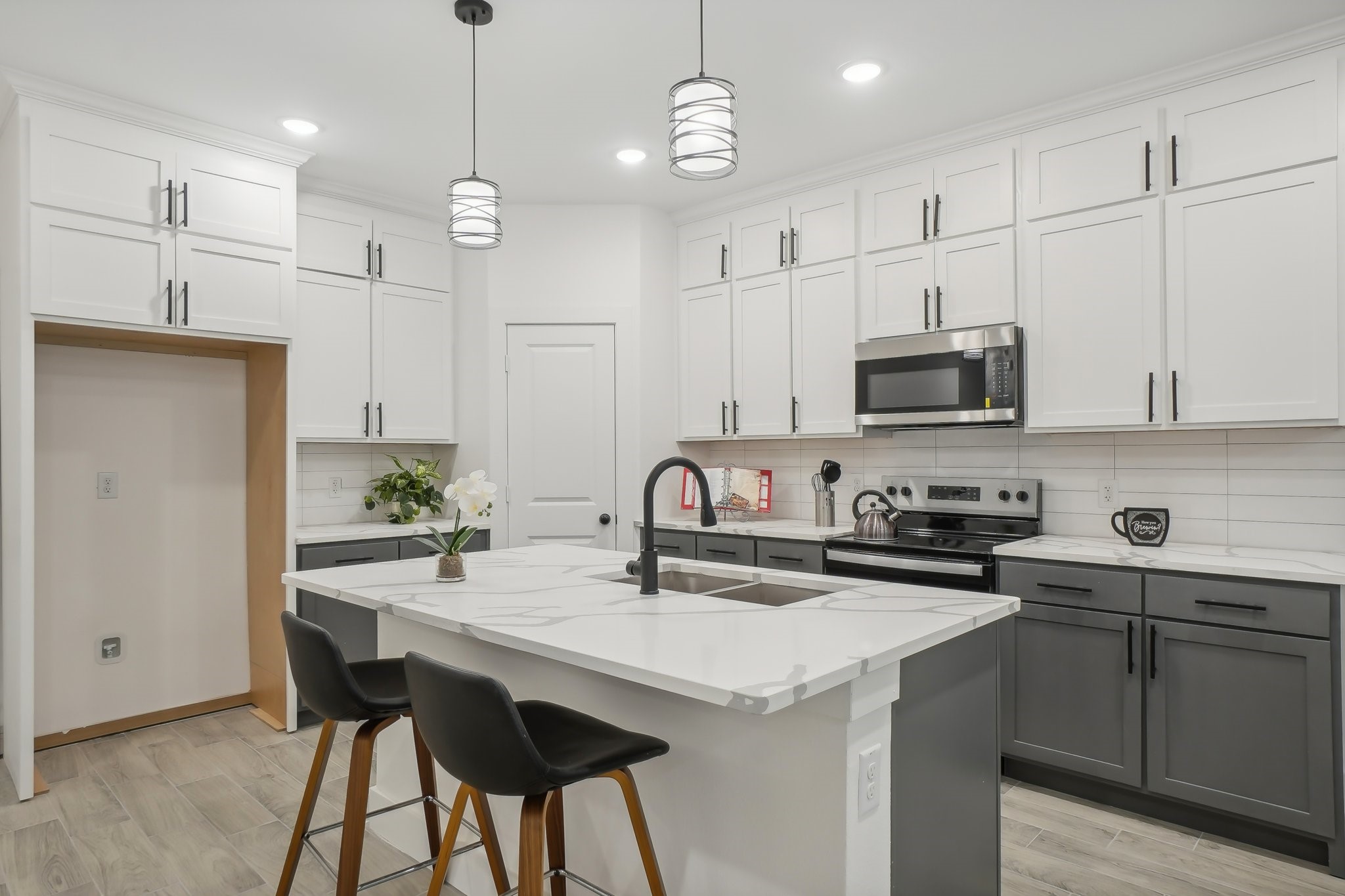 122 W Beachwood Loop