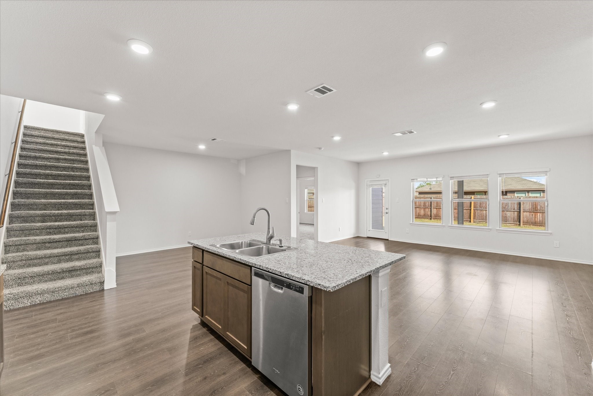 803 Cottonwood Way
