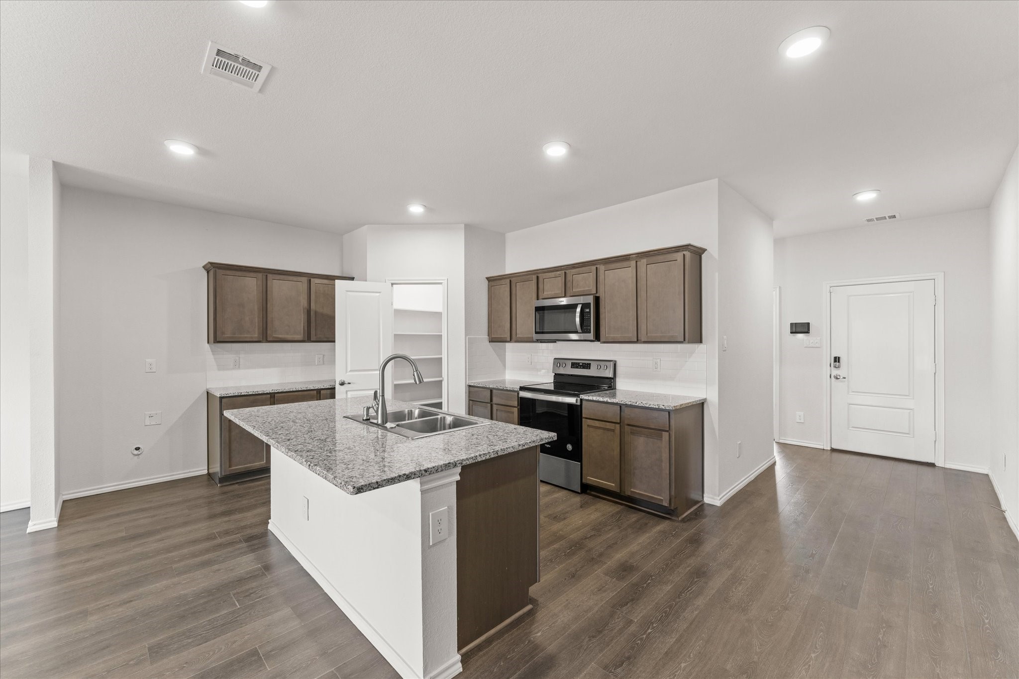 803 Cottonwood Way