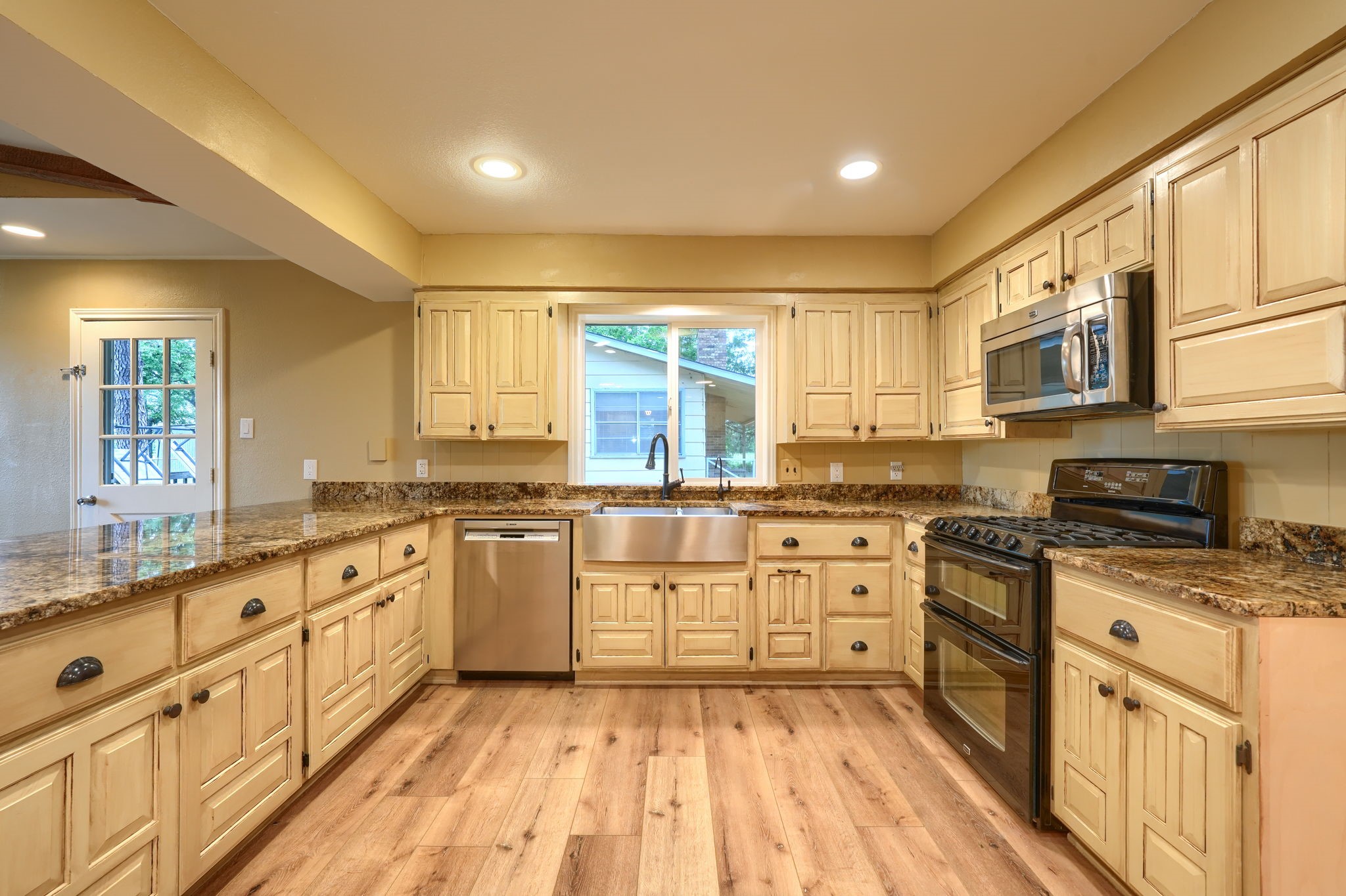 4330 Country Lane