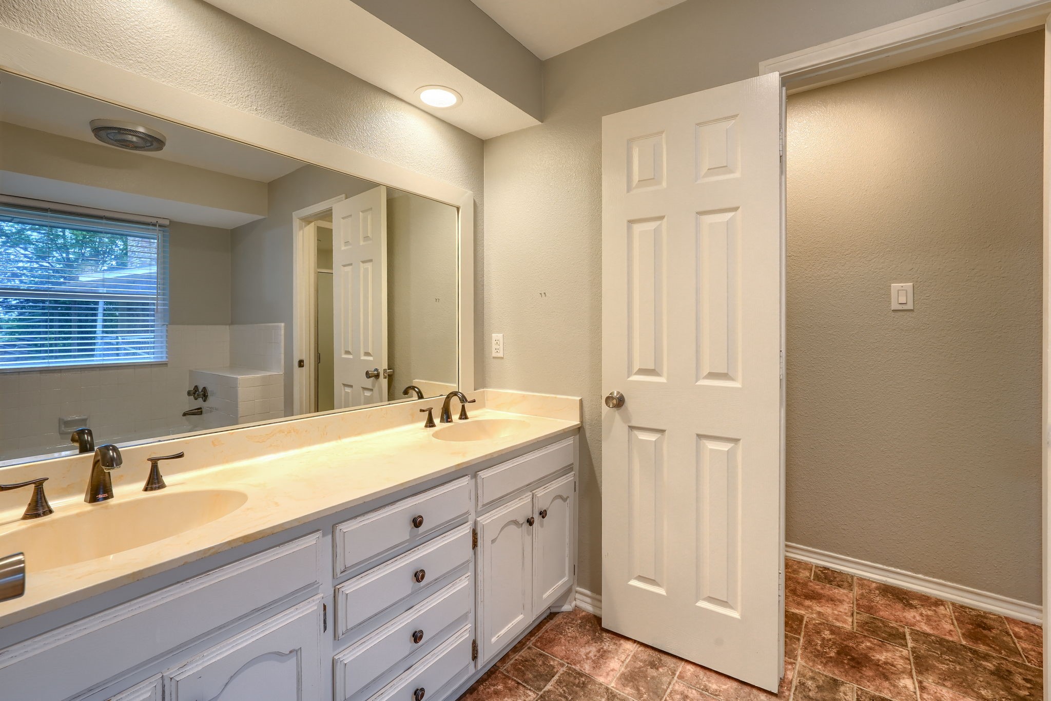 4330 Country Lane