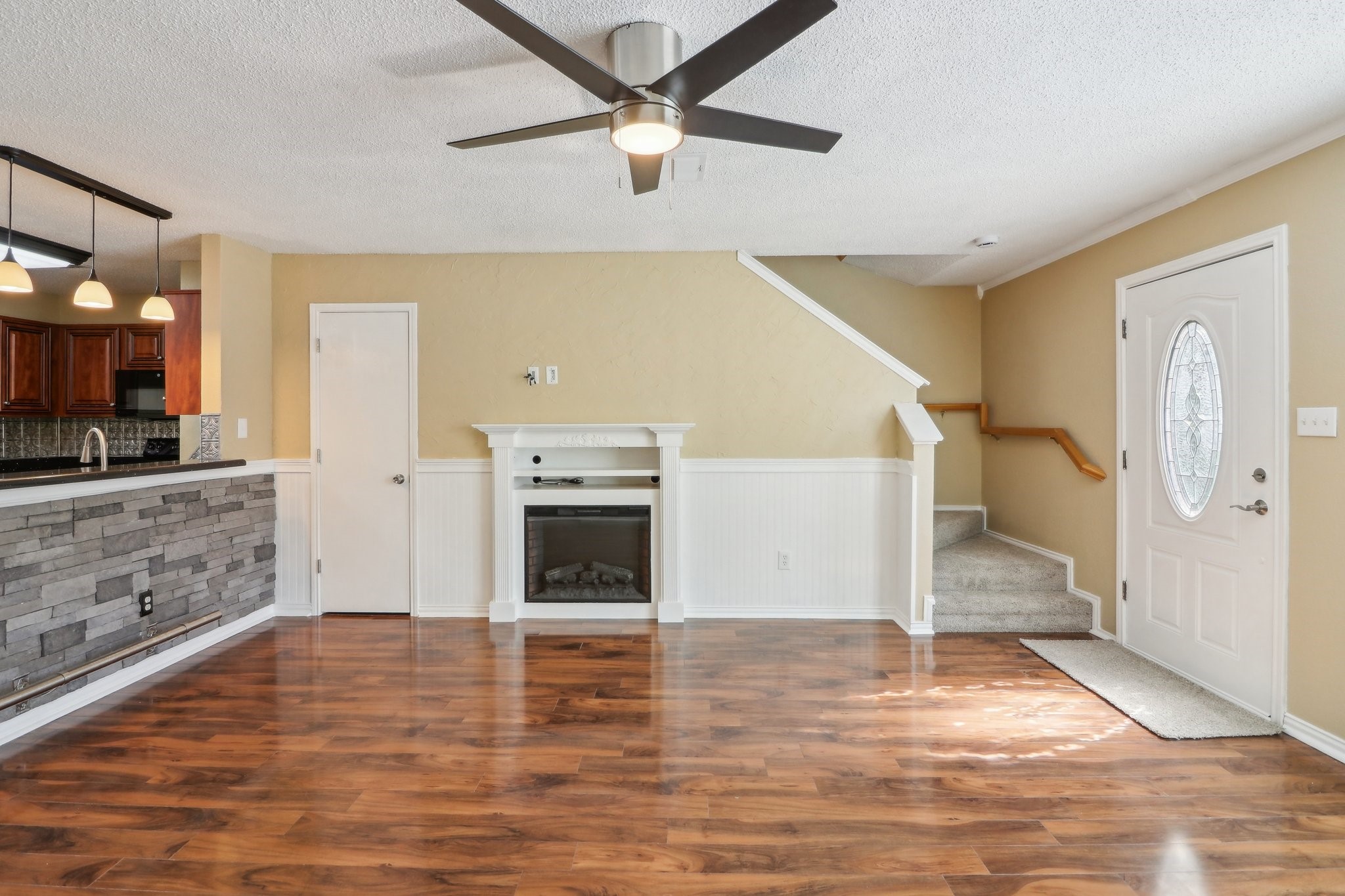 5808 Giddyup Lane