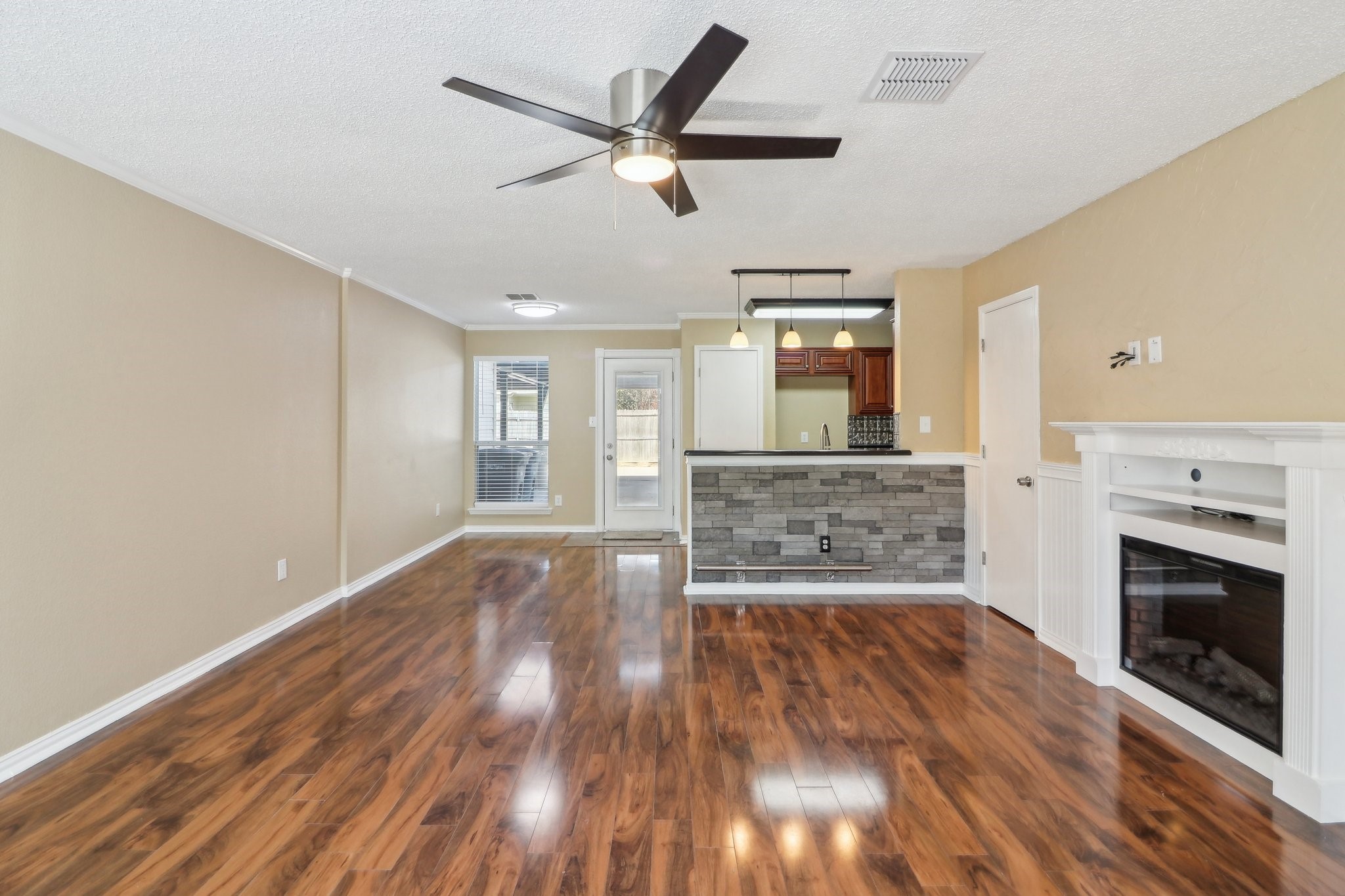 5808 Giddyup Lane