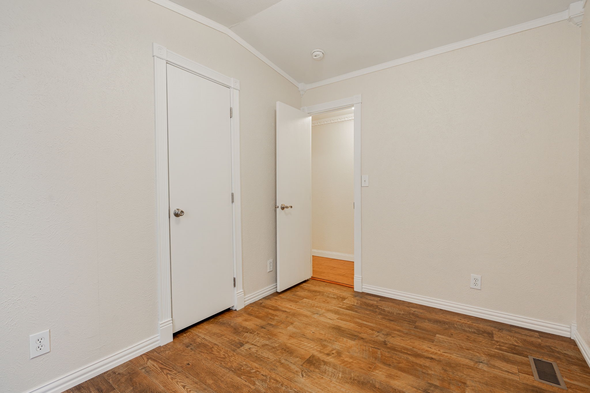 3032 Crest Pointe Drive