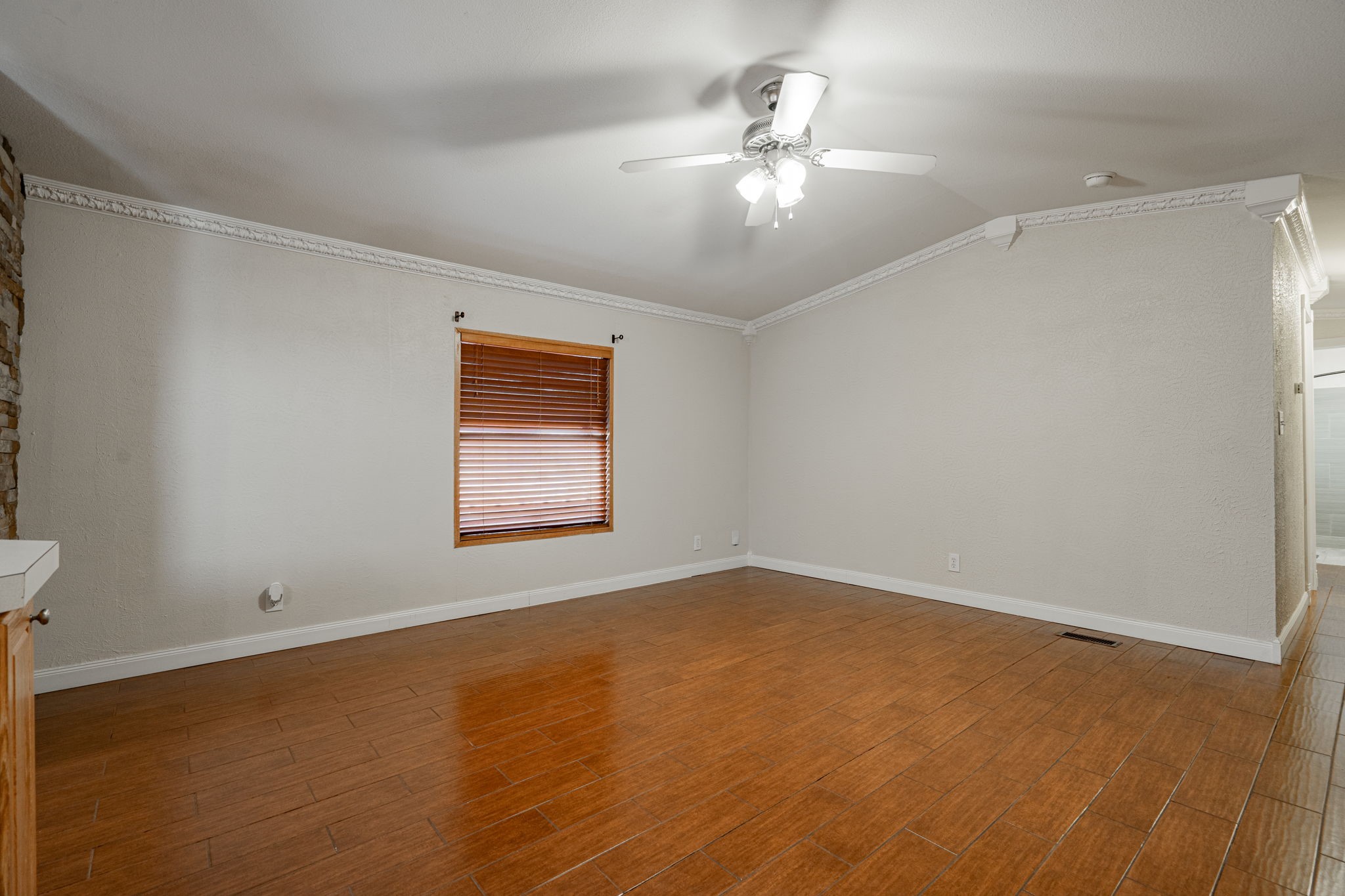 3032 Crest Pointe Drive