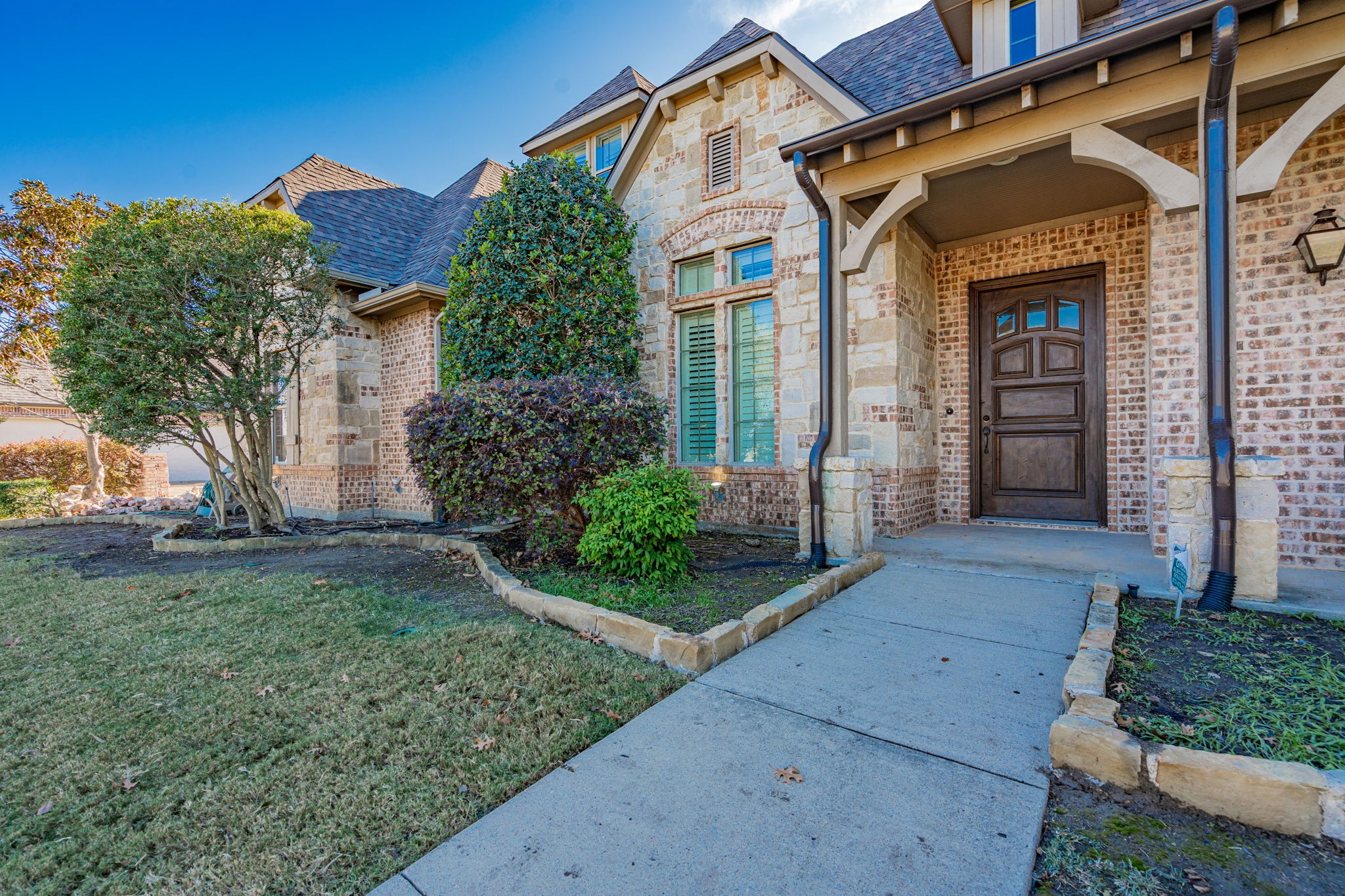 160 Stoneleigh Drive